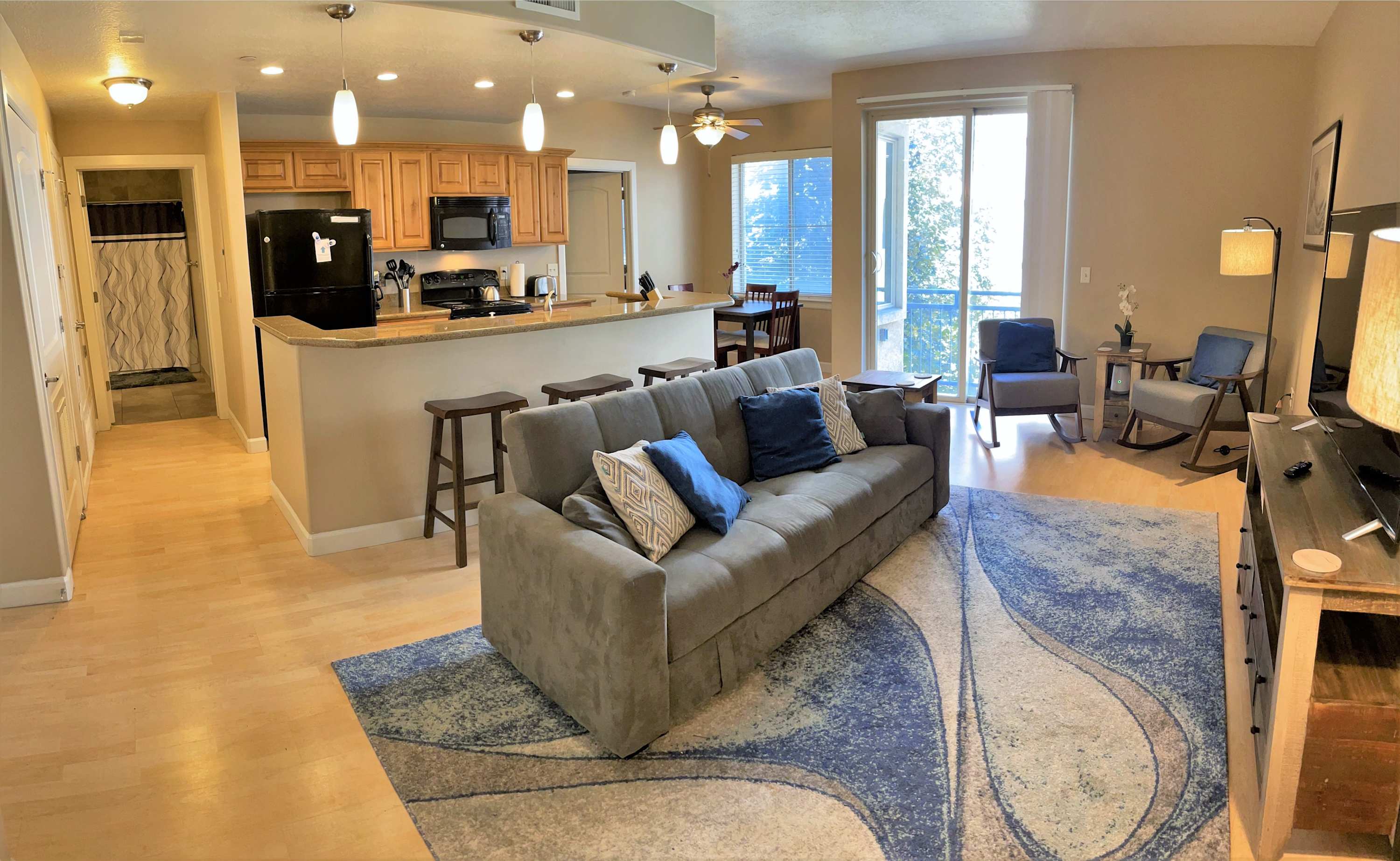 Luxury Amenities And Seasonal Pool - Stunning Downtown Haven - Salt Lake City, UT