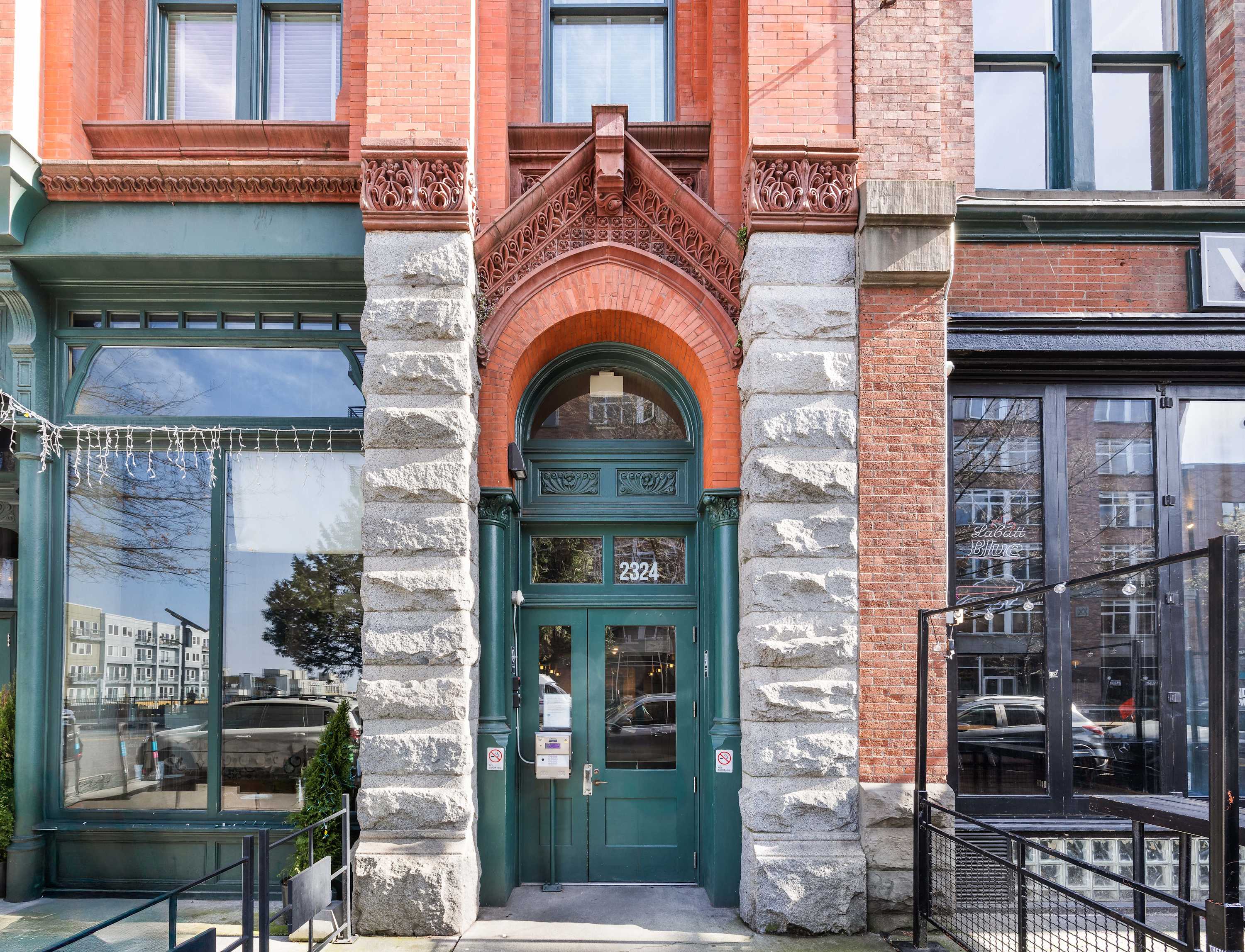 Historic DT Loft w/ 16ft Ceilings, Garage &97 WS!
