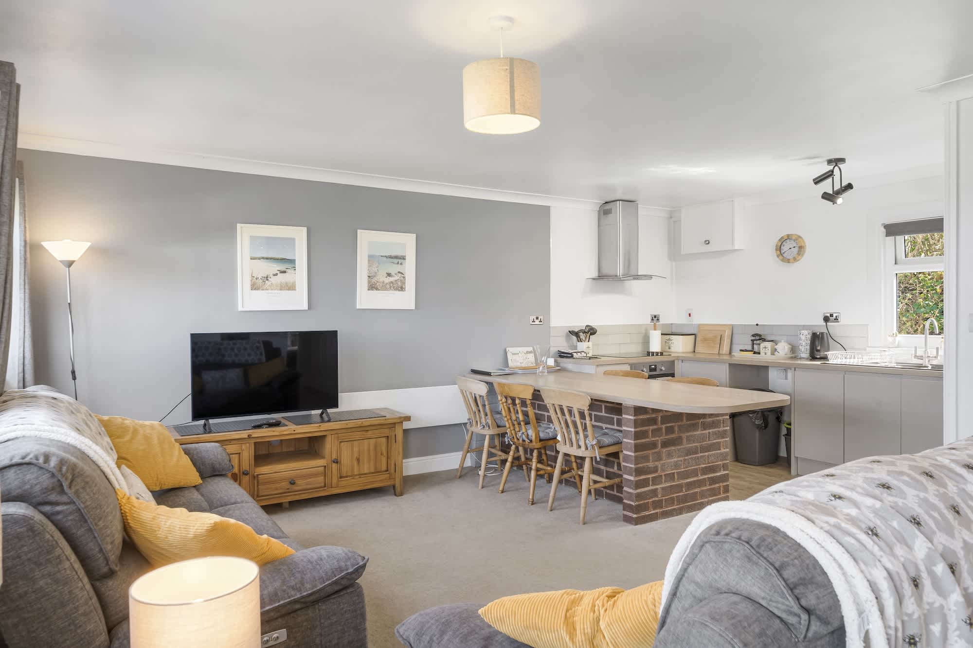 Beach House & Garden in St Merryn, Private Parking — Saint Merryn, England — vacation rental