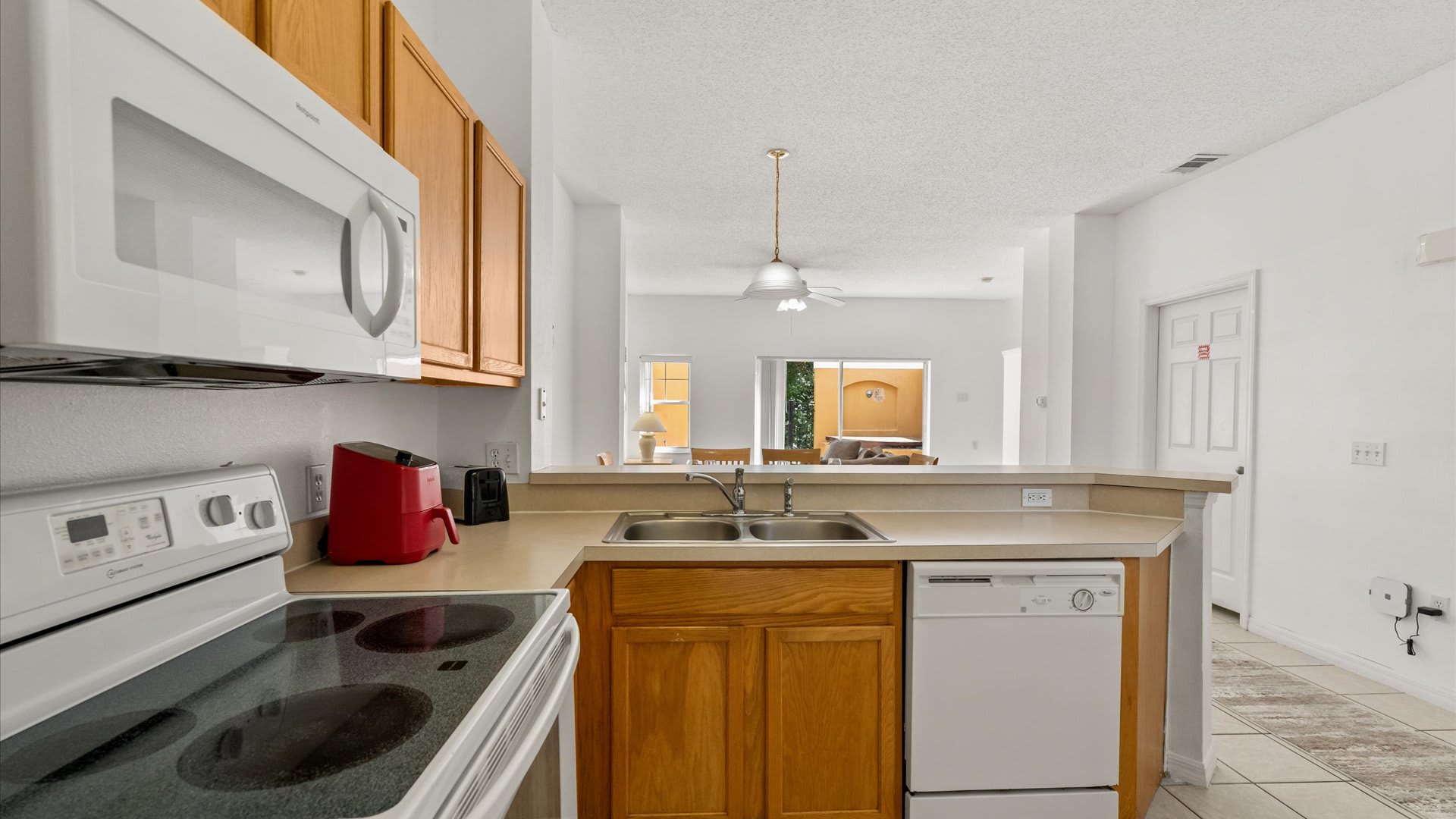 Fully equipped kitchen