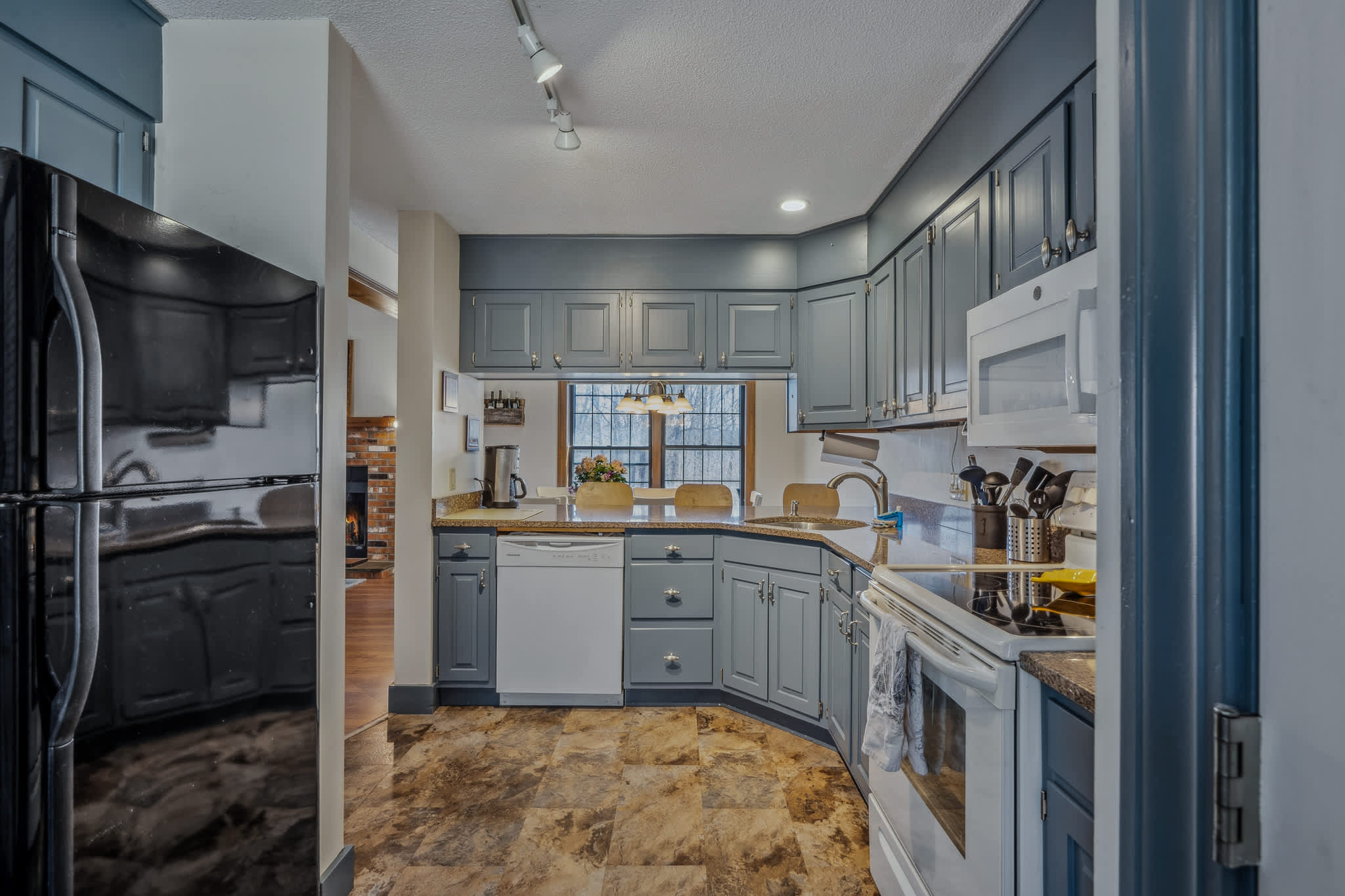 Fireplace, Game Room, Corner Condo | Sugar Hill 3E