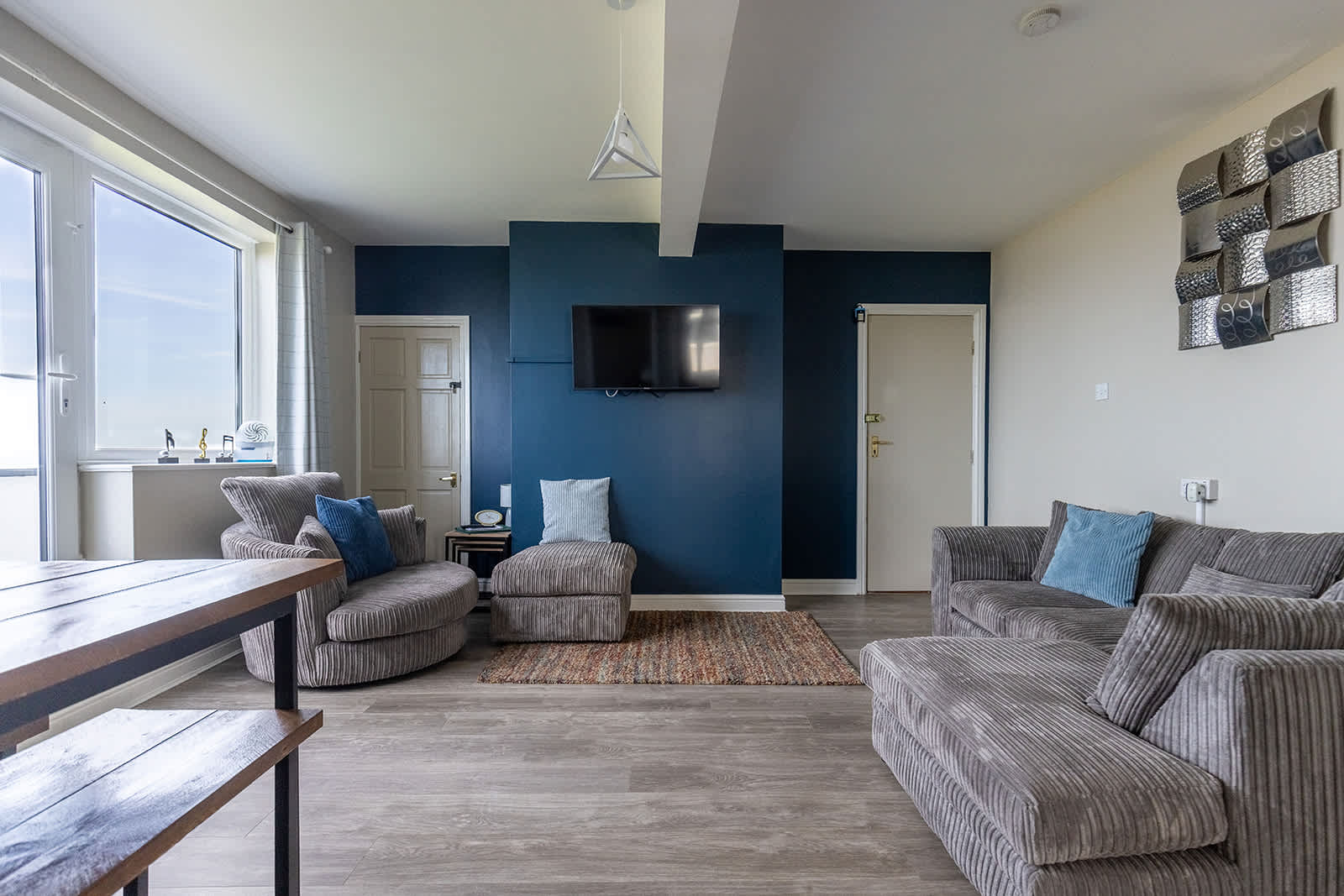 SEA VIEW APARTMENT WITH AMAZING VIEWS // 3 BED BEACHFRONT BALCONY APARTMENT NEAR BRIDLINGTON, NORTH YORKSHIRE, UK