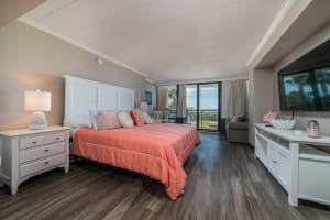 Ocean Front 1st floor King Suite - 124 — Myrtle Beach, SC — vacation rental