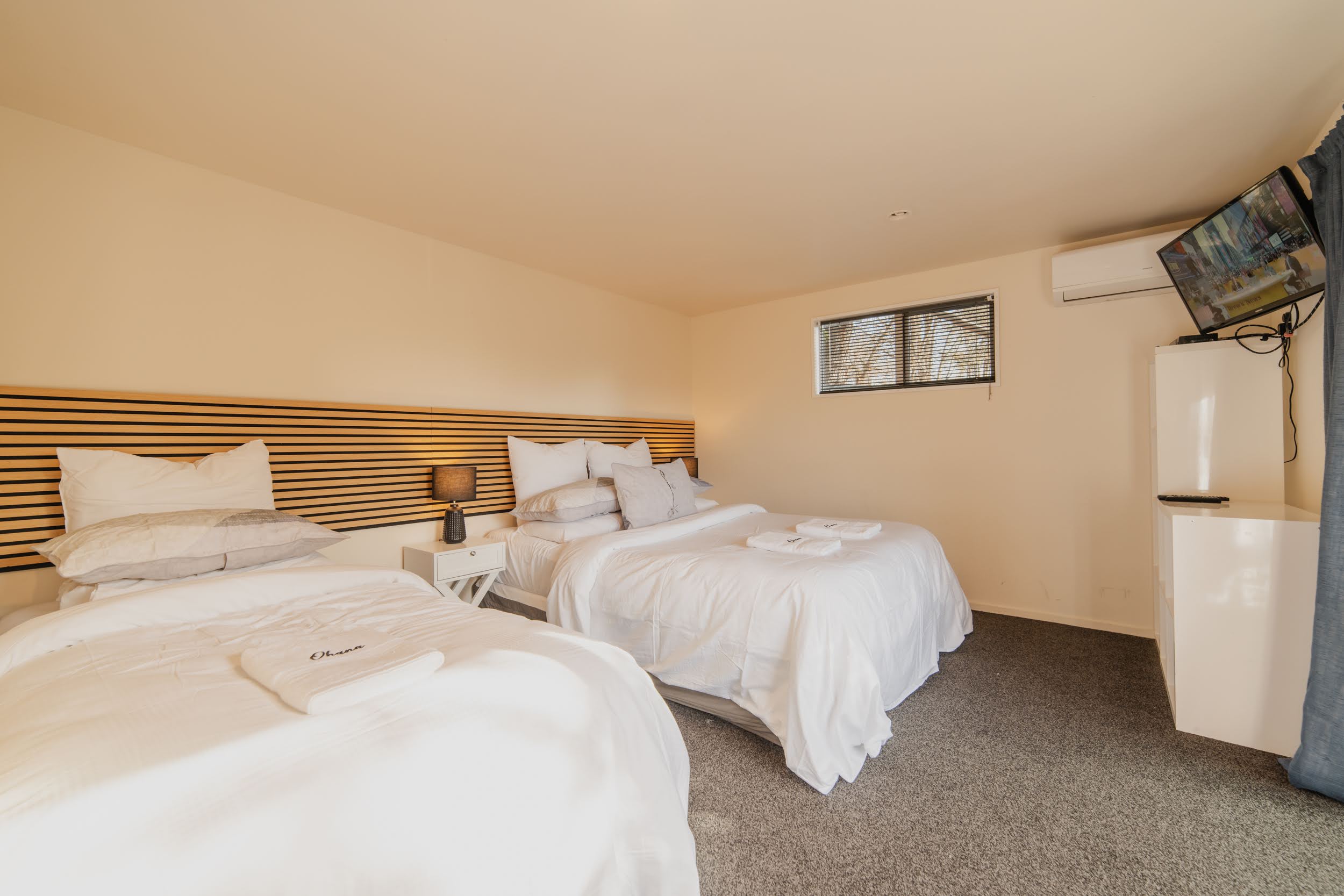 Eclipse Suite for 3 – Parking, Kitchen