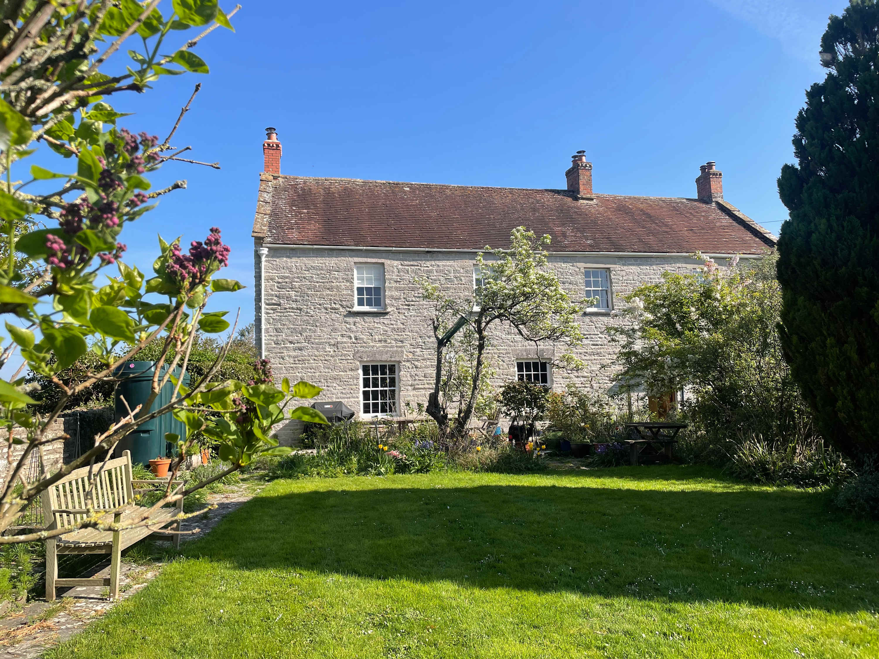 Grade II Listed House, Tranquil Garden & Parking — Kingsdon, England — vacation rental
