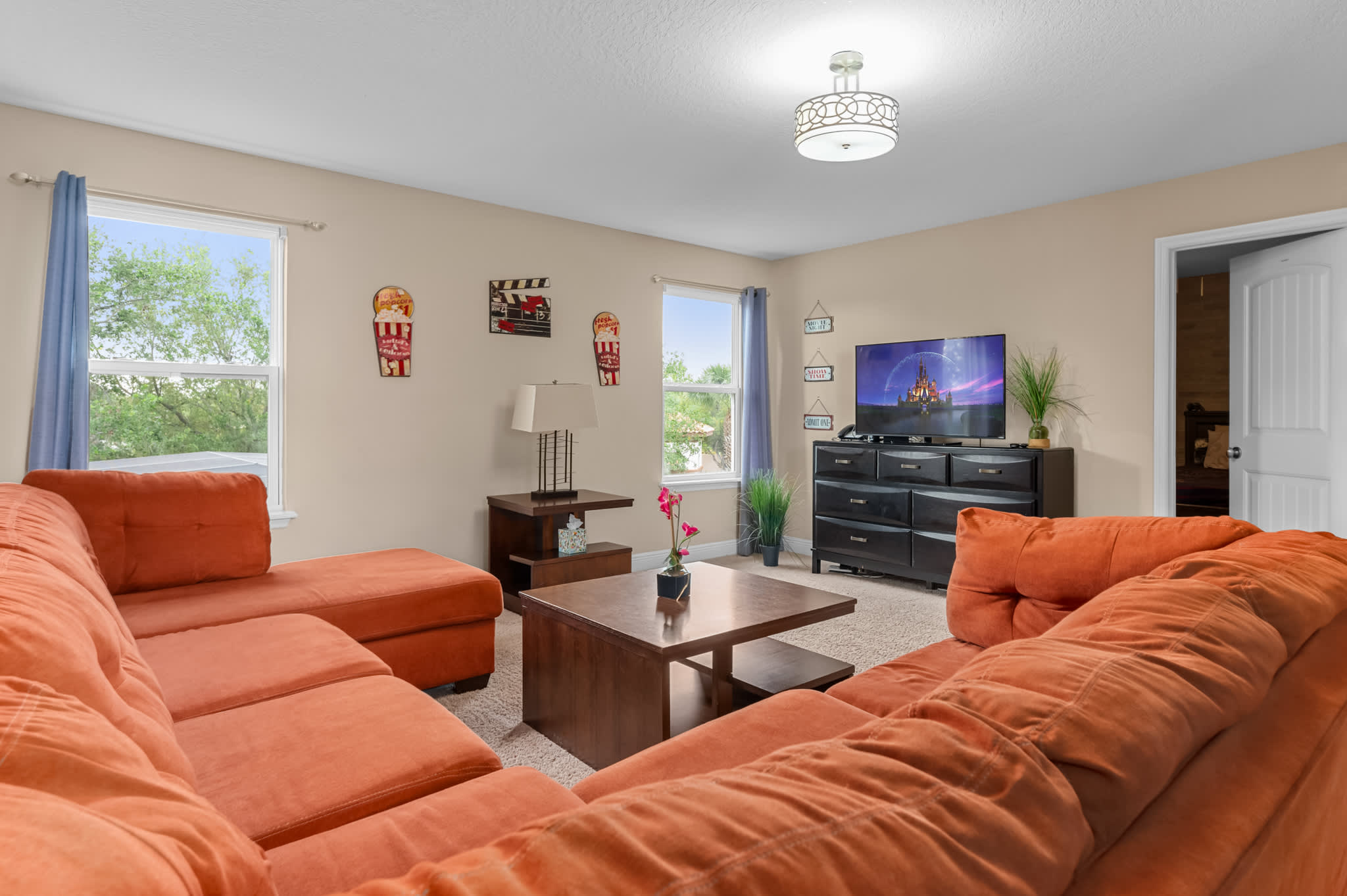 Outdoor Projector| Heated Pool |Waterpark |Disney