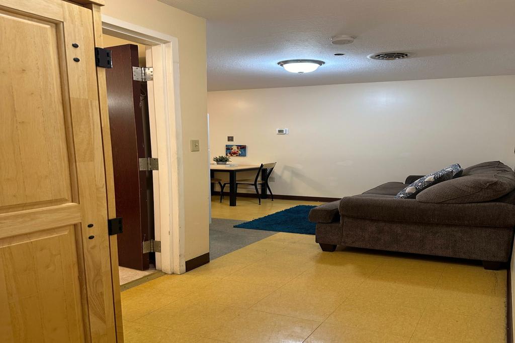Cute Downtown APT | Quick & Safe Walk to PPG Arena 6