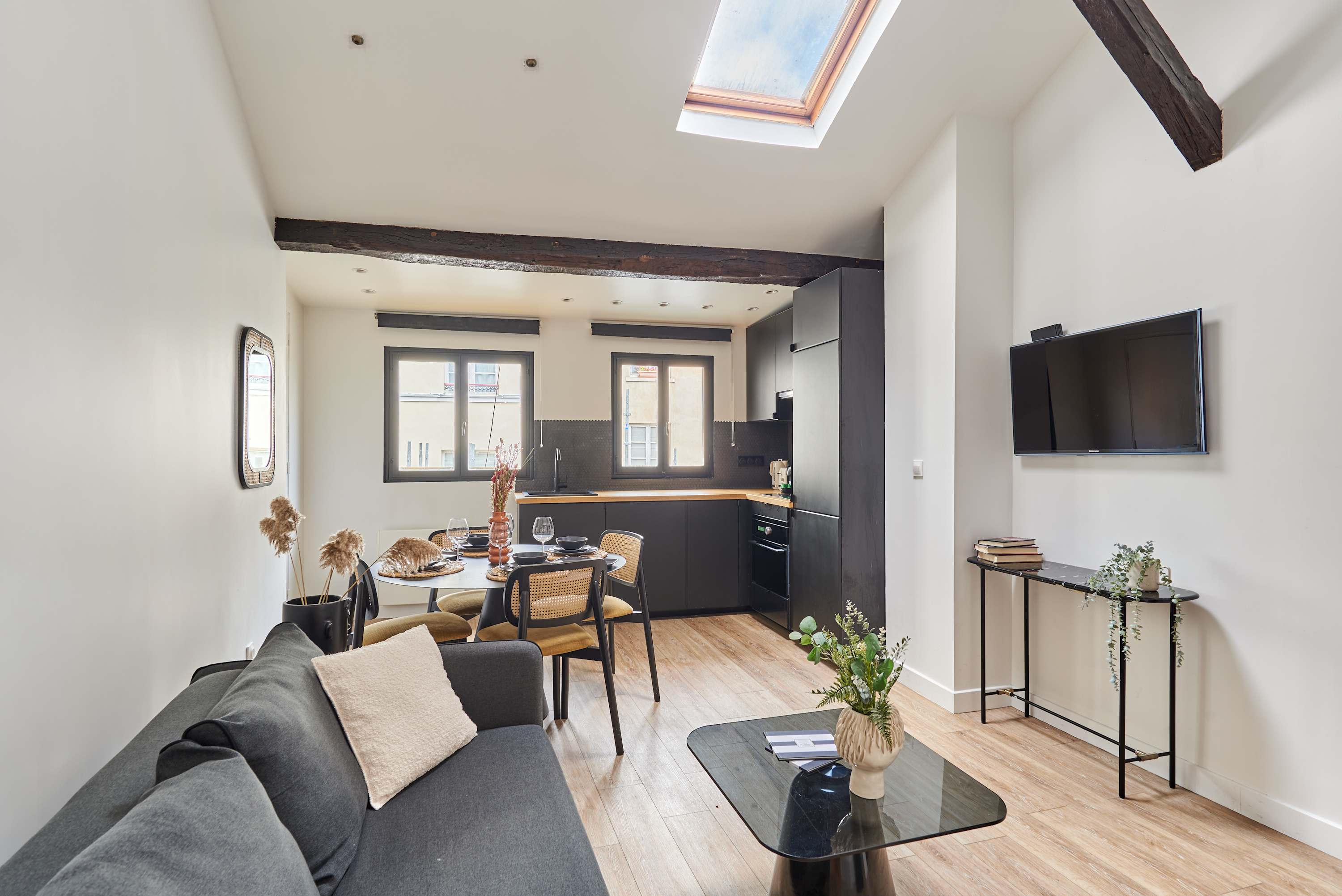 Apartment AC 2 Bedrooms Le Marais Beaubourg — Paris, Île-de-France — vacation rental