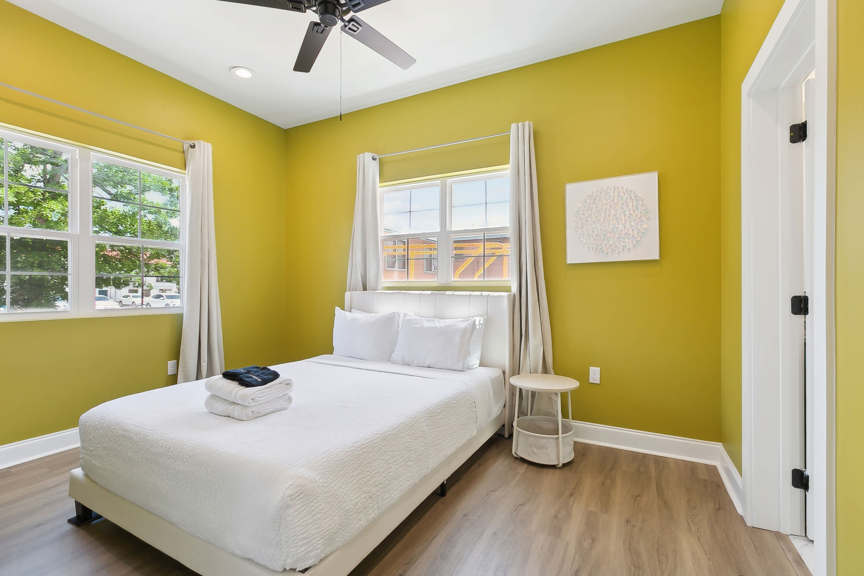 Geaux Tigers! - 1BD Apartment, Ground Floor