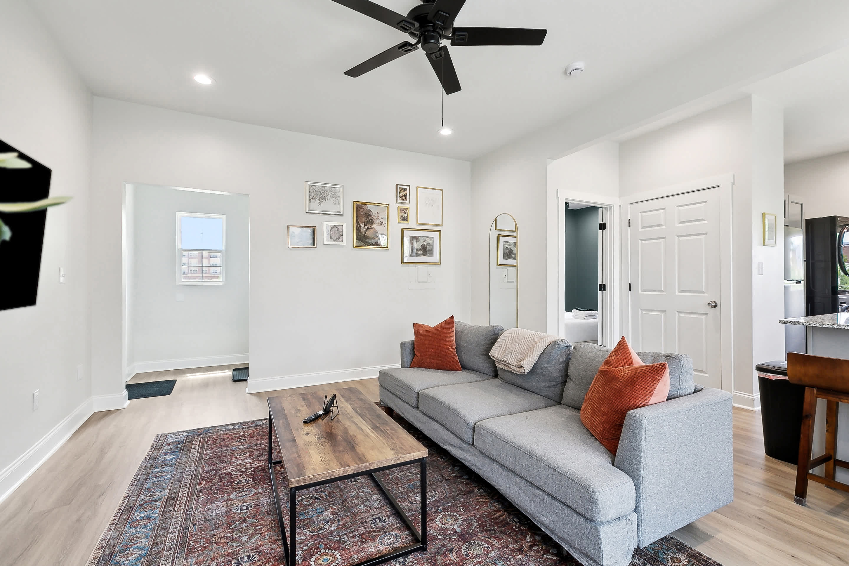 Cottage Vibes in the City - 1BD, 2nd Floor