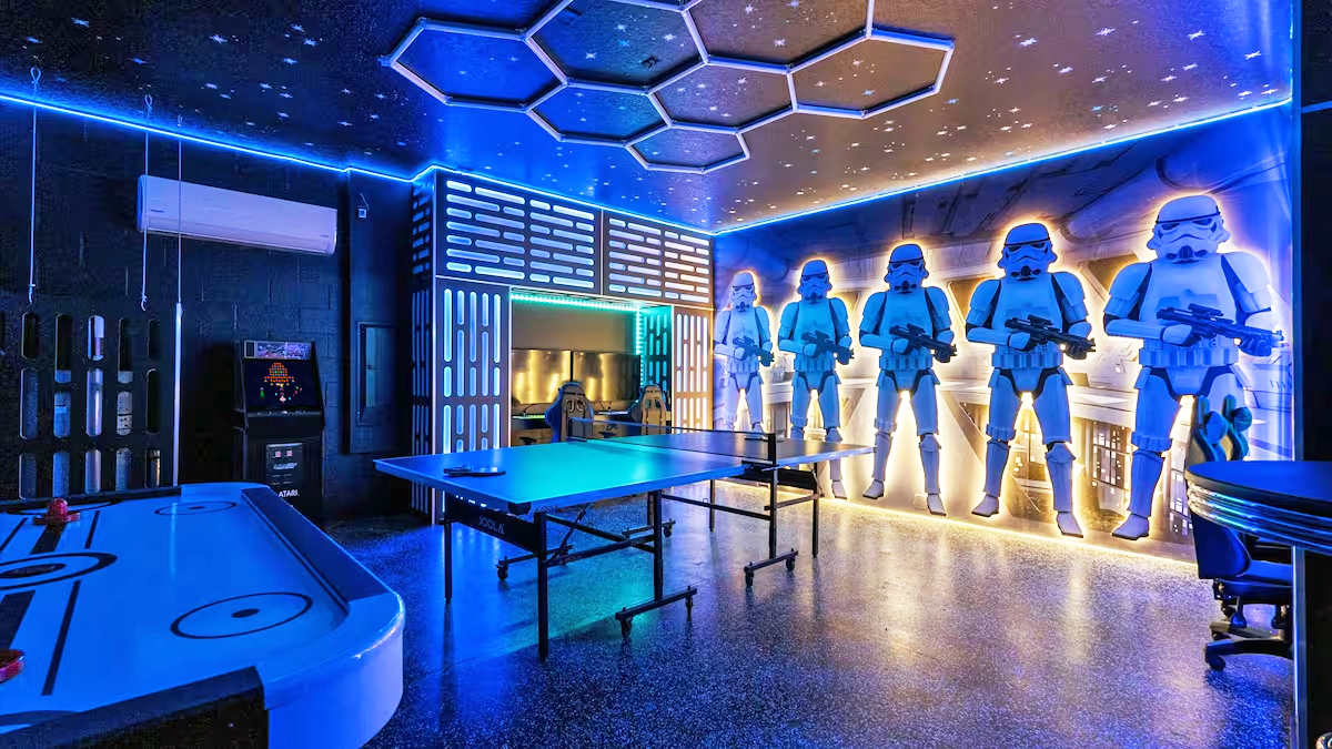 Upstay Stunning Resort Home w Hot Tub Pool Cinema 2