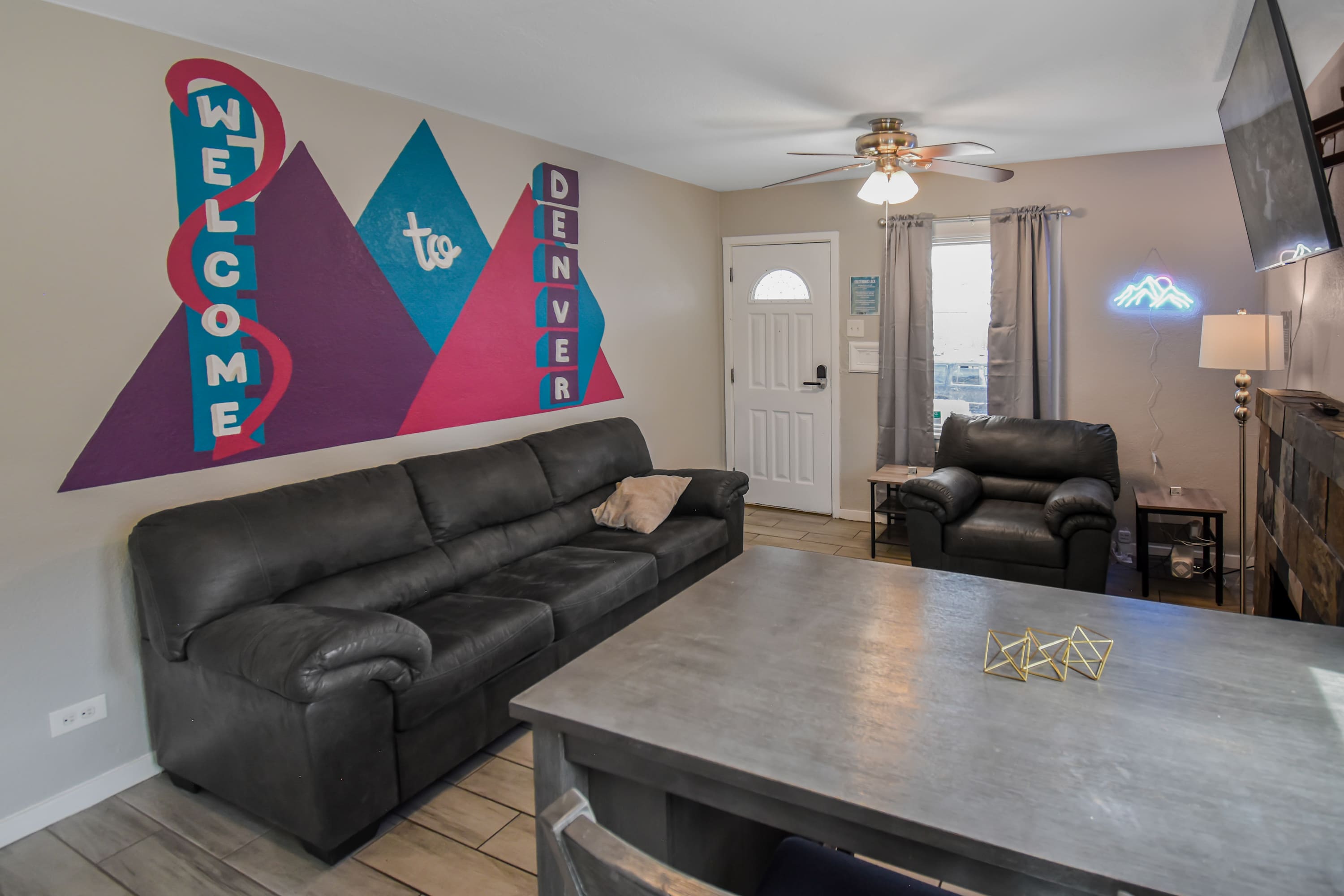 Charming Upper-level Retreat With Modern Amenities - Cozy Family Haven - Denver, CO