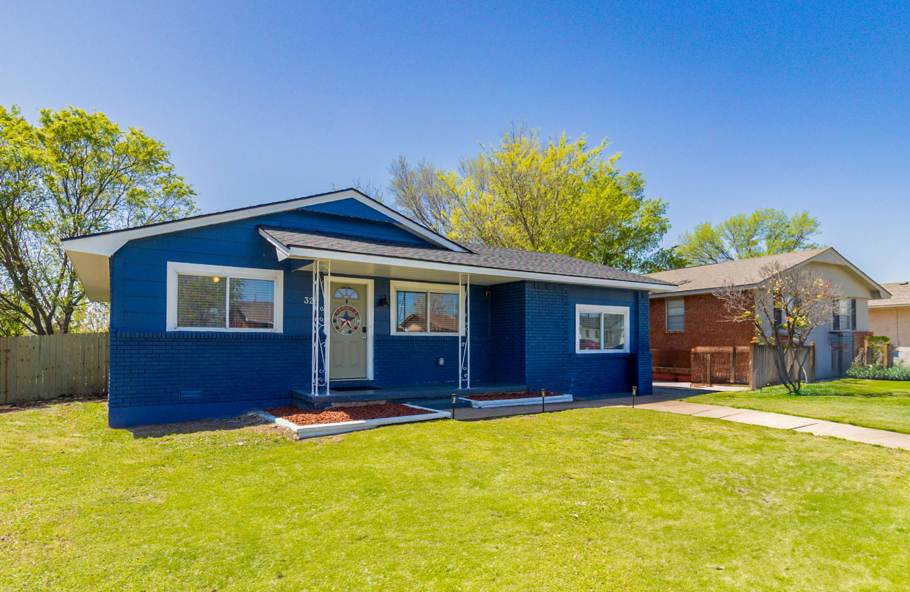 The Blue Prairie Cottage