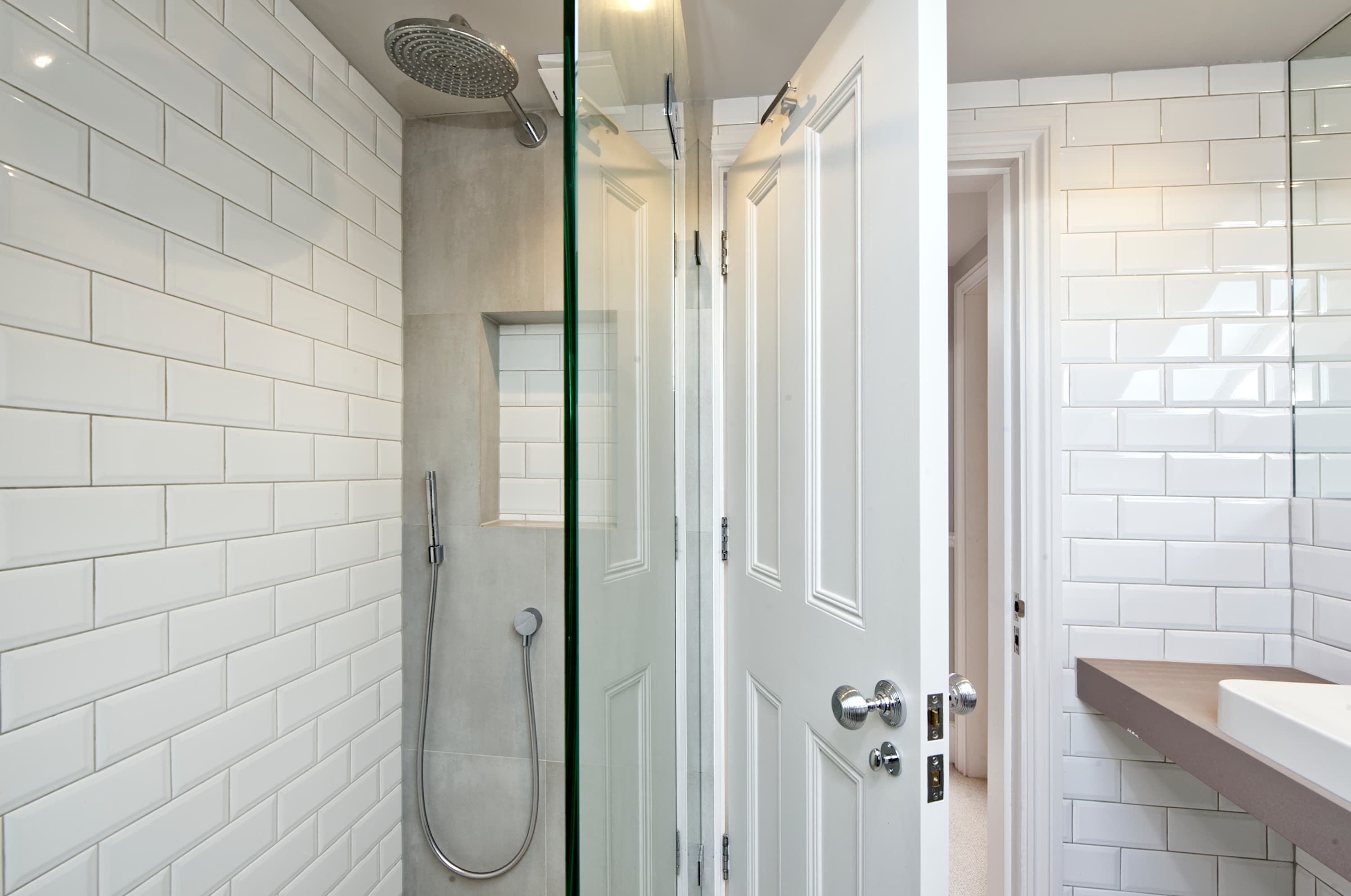 Elegant 4 Bedroom House - Clapham in Hambalt Road 96 SW4 9EJ - Property image 35 - VivreStays