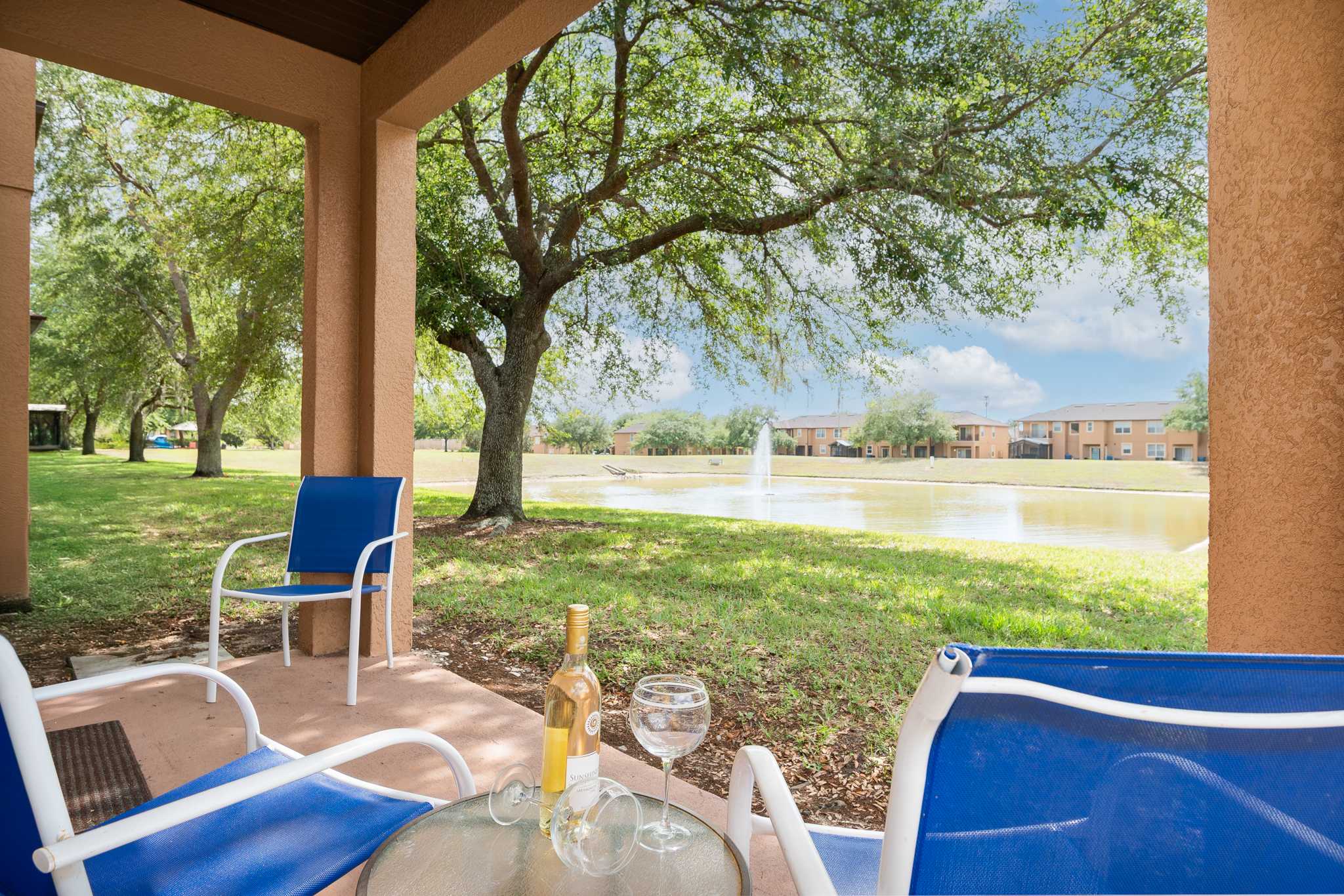 Townhouse w/pool slide & lazy river at Regal Palm