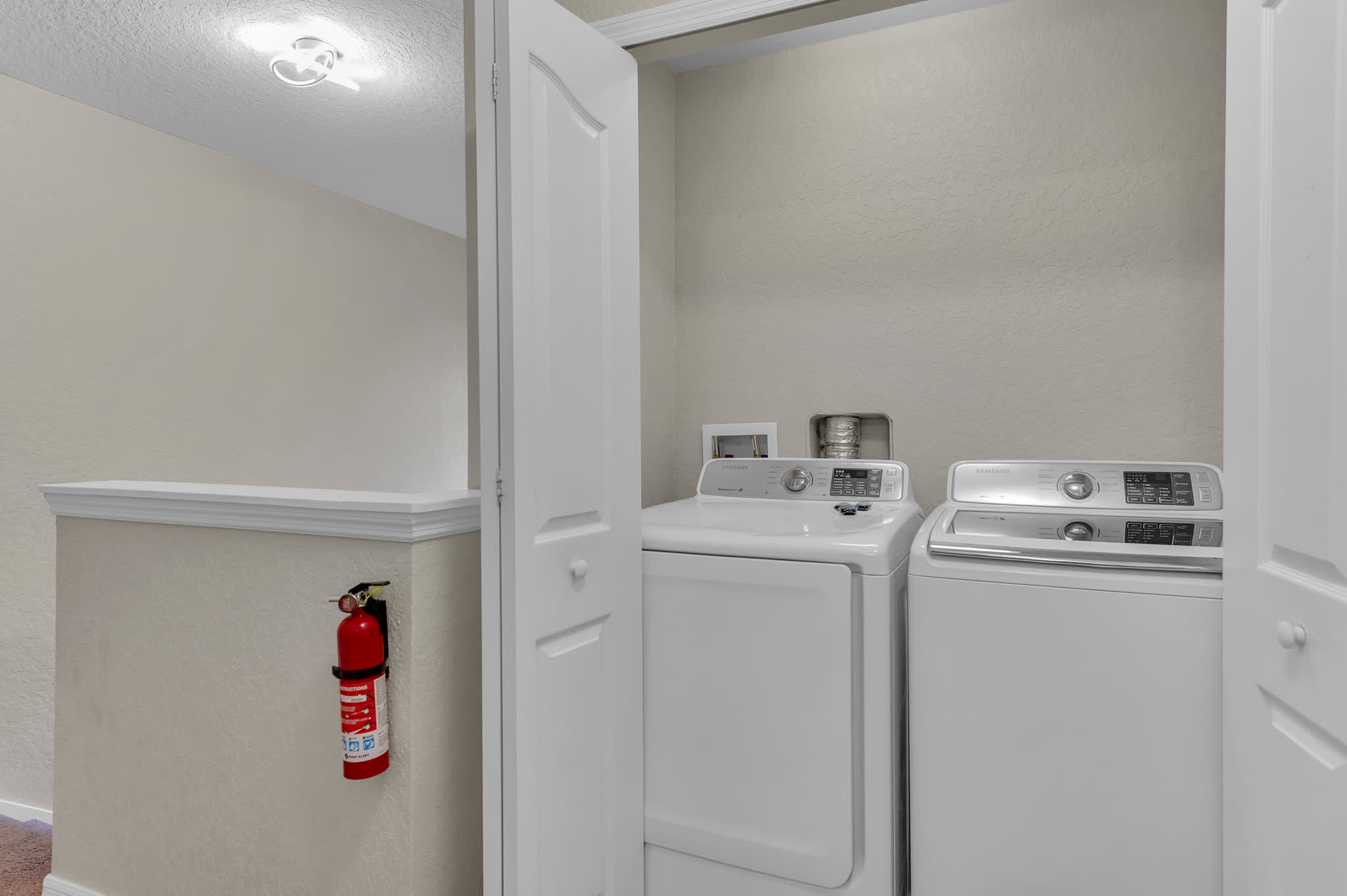 Townhouse w/pool slide & lazy river at Regal Palm