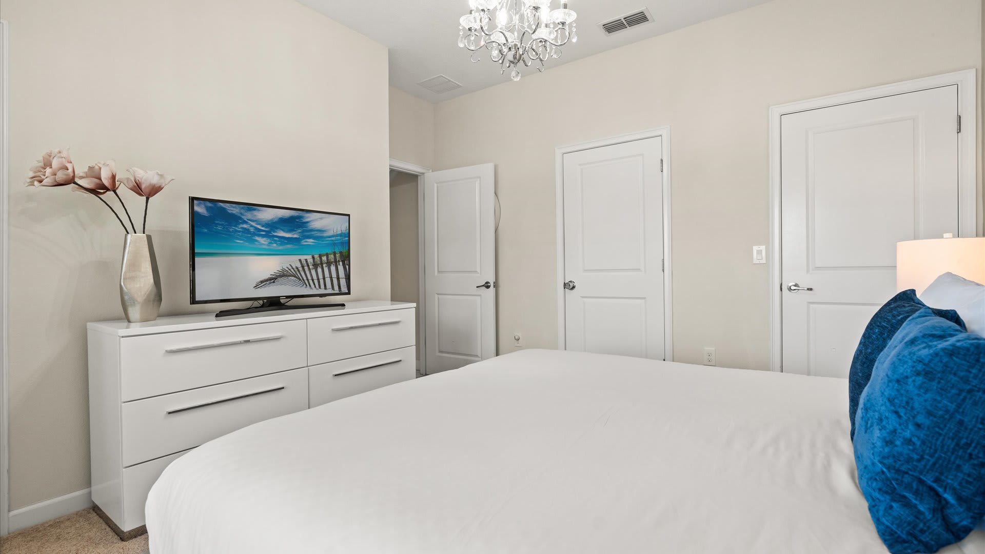 Second King bedroom suite