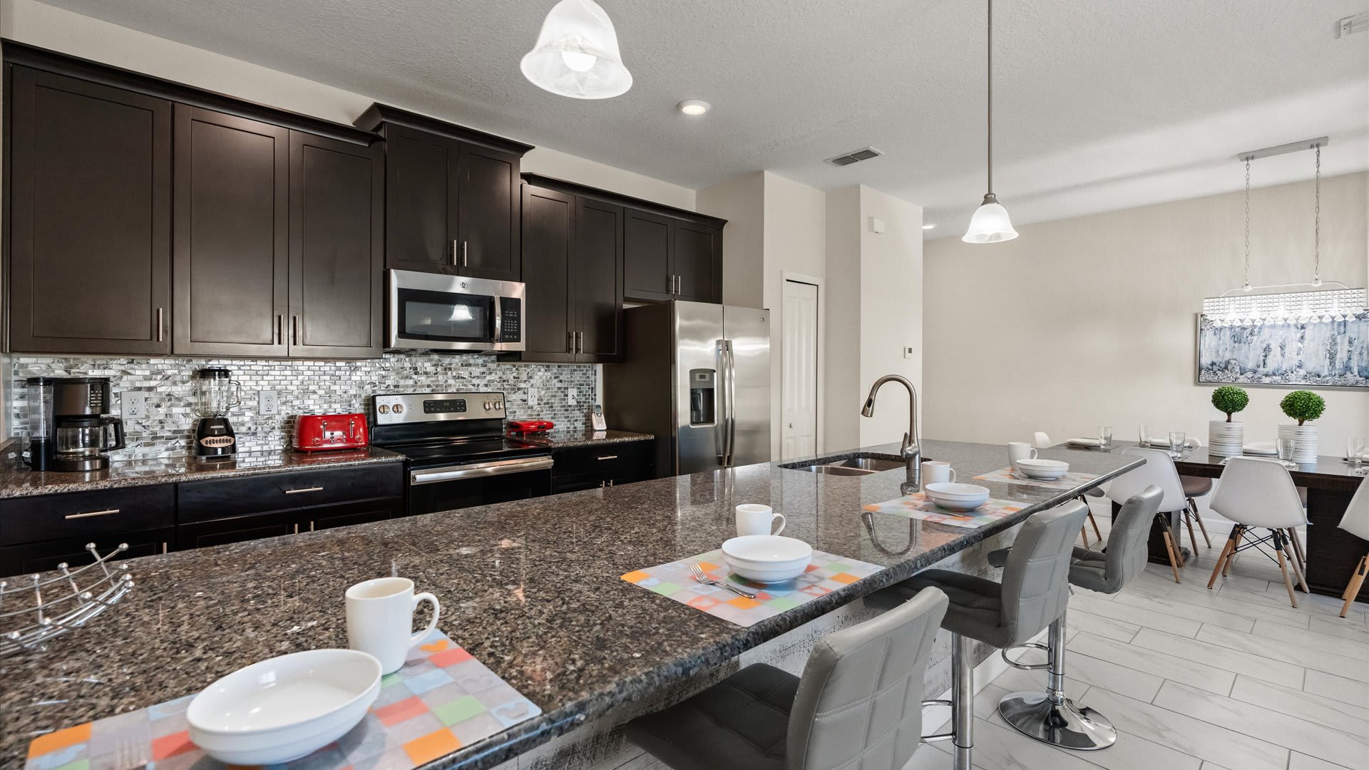 Fully Equipped Chef's Kitchen