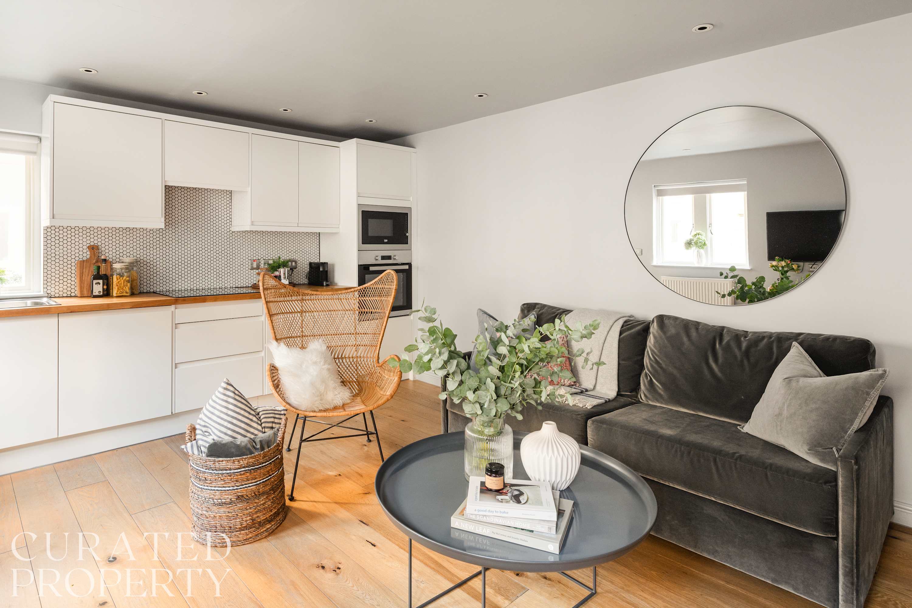Open-Plan Suite for 4 · Steps from Roman Baths in Bilbury Lane BA1 1QZ - Property image 8 - VivreStays
