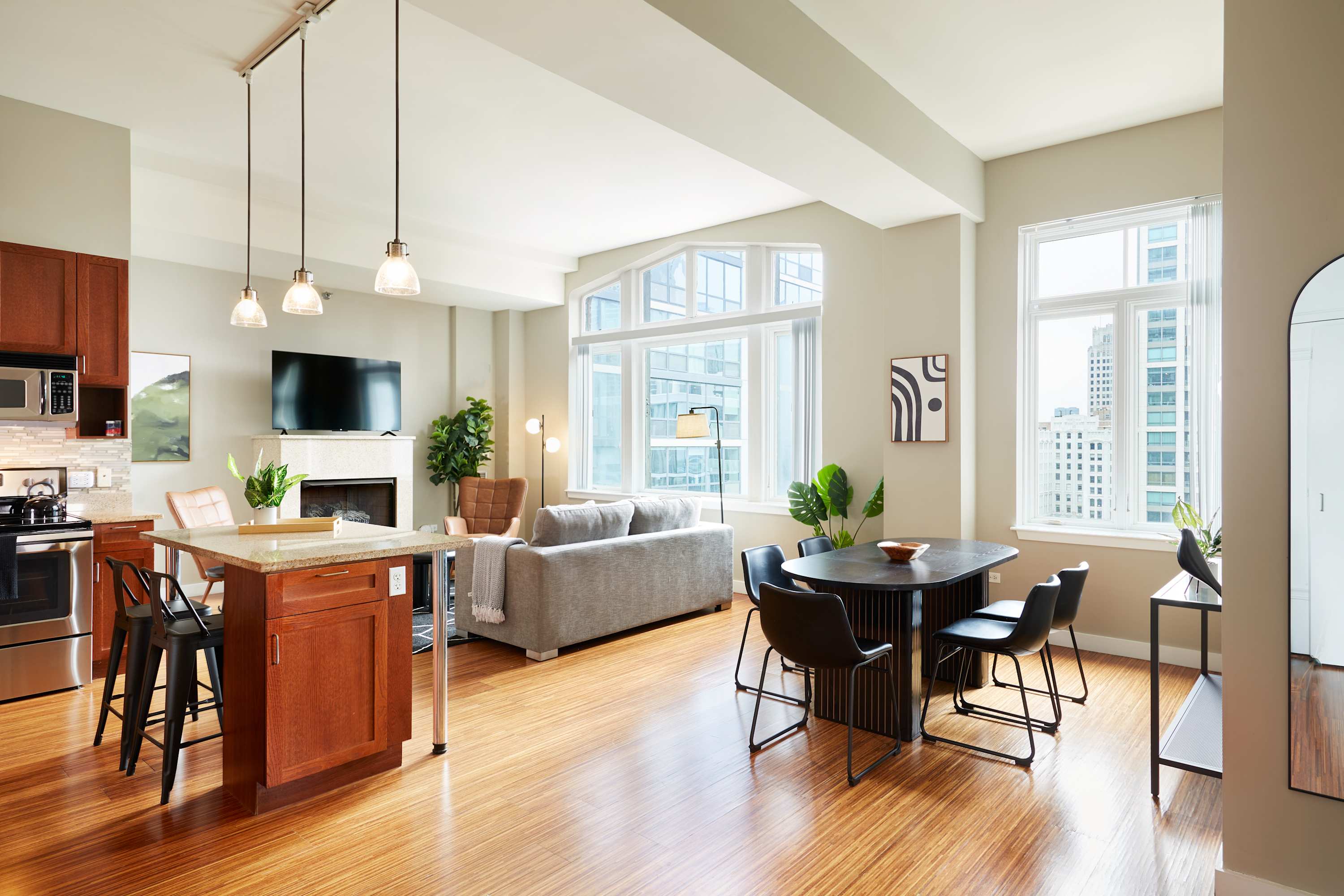 Panoramic 2BR Penthouse in the Sky | Roof Deck — Chicago, IL — vacation rental