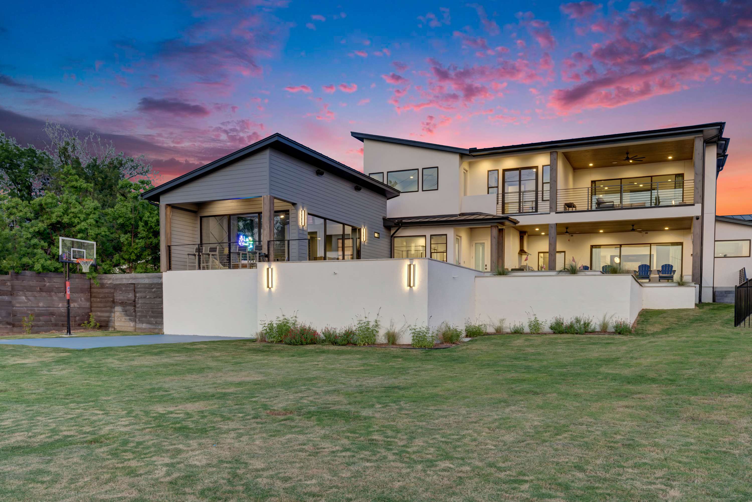 Luxury Lakefront Villa | Pool, Hot Tub & Dock 2