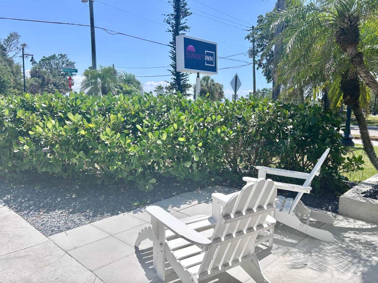 Newly Renovated Charlotte Harbor - Sunset Inn #2