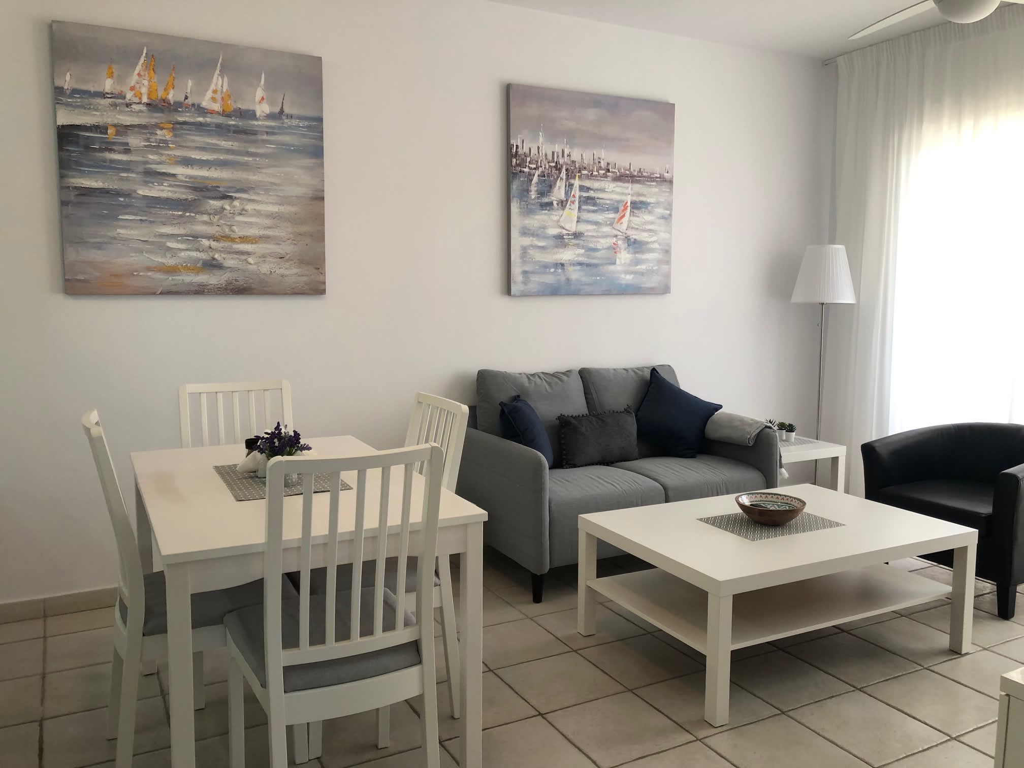 Stylish 1BR Apt With Pool | Near Mall, Restaurants & Shops