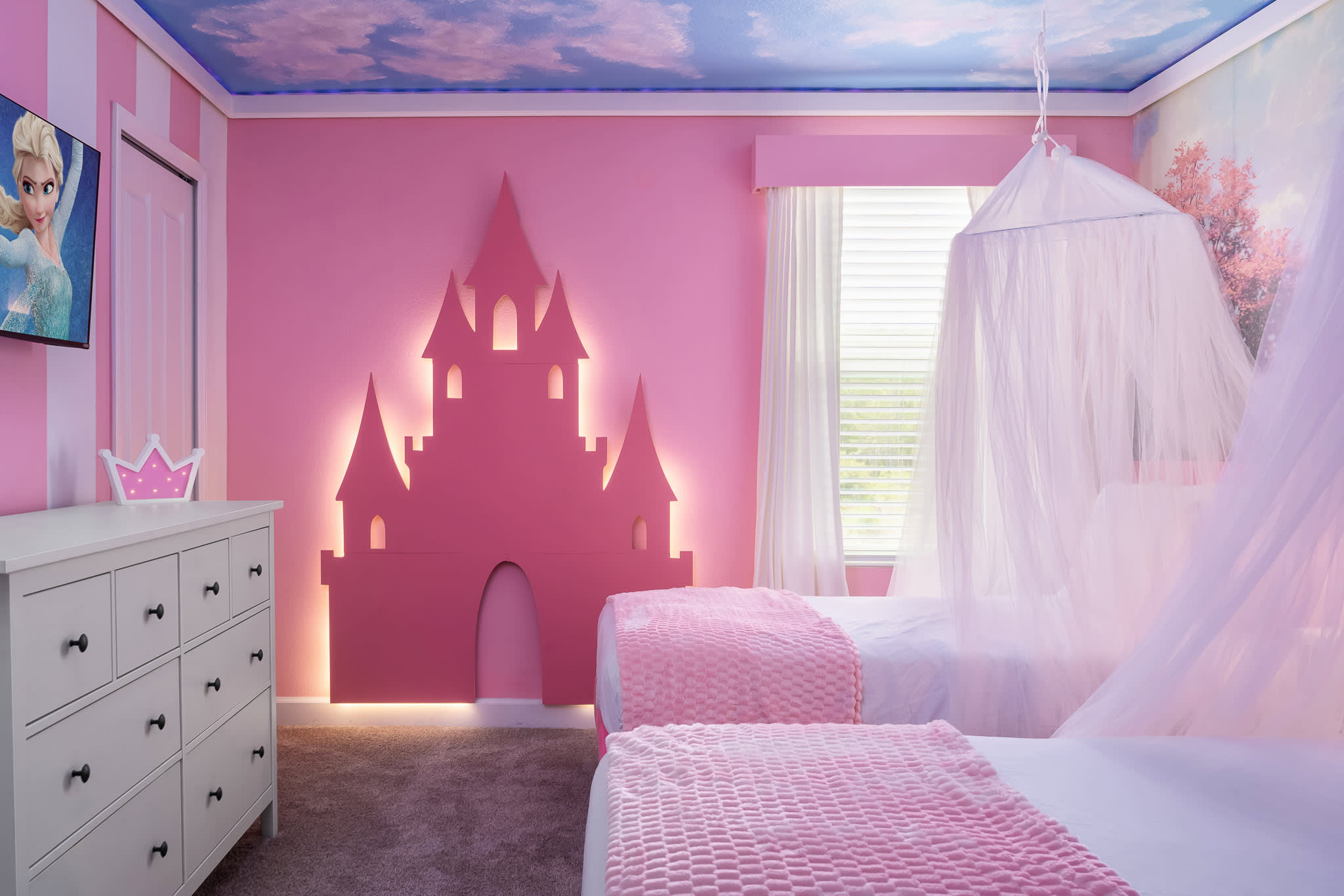 Luxury 9BR Gem Heated Pool Theater Theme Rooms | Photo 65