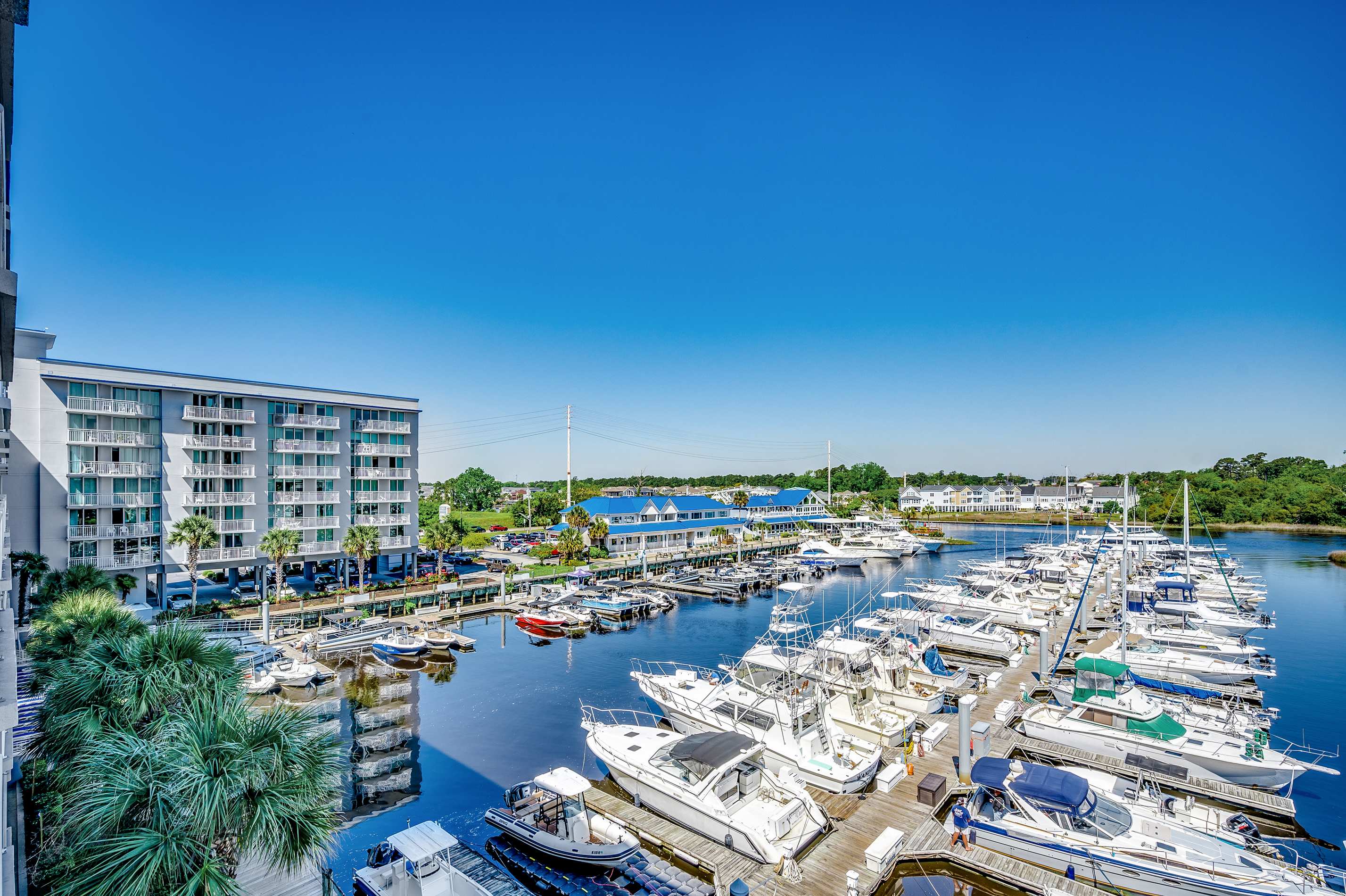 Bubbles Up on the Marina w Pool n Hot Tub