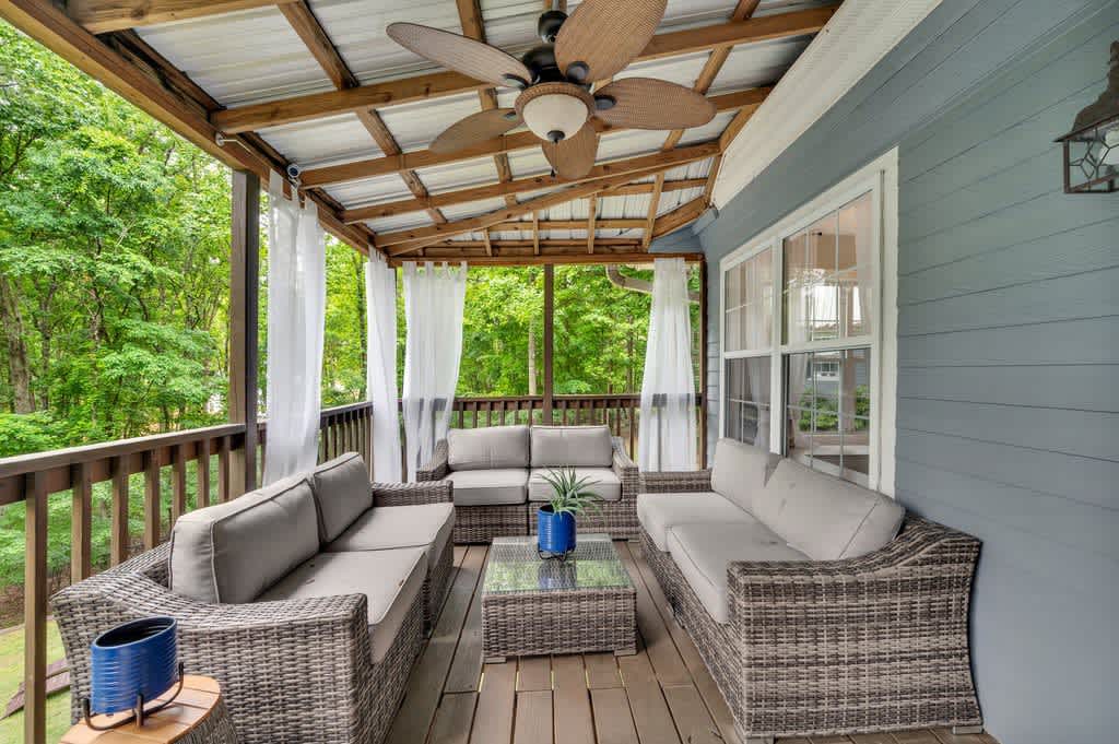 Lake Norman Villa • Sleeps 15-Hot Tub-Game Room 5
