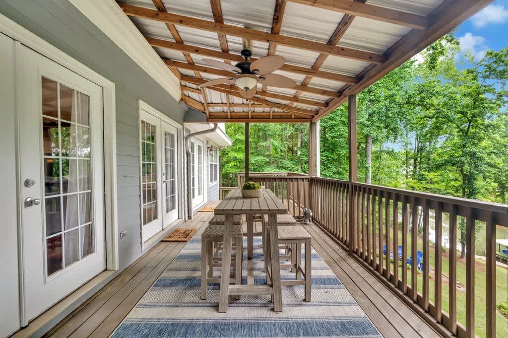 Lake Norman Villa • Sleeps 15-Hot Tub-Game Room 4