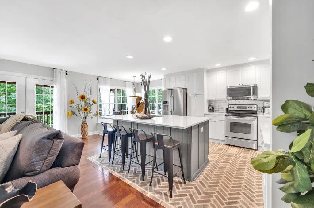 Lake Norman Villa • Sleeps 15-Hot Tub-Game Room 6