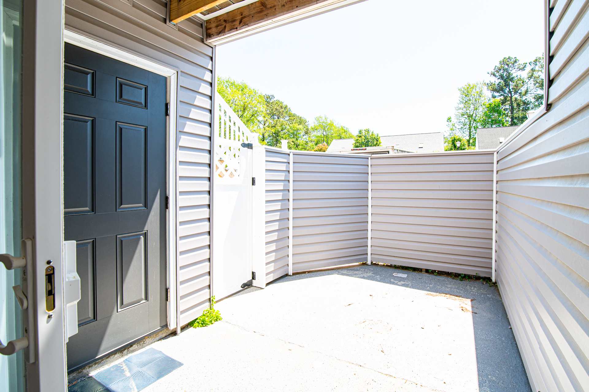 Pet and Motorcycle Friendly Ground Floor Gem