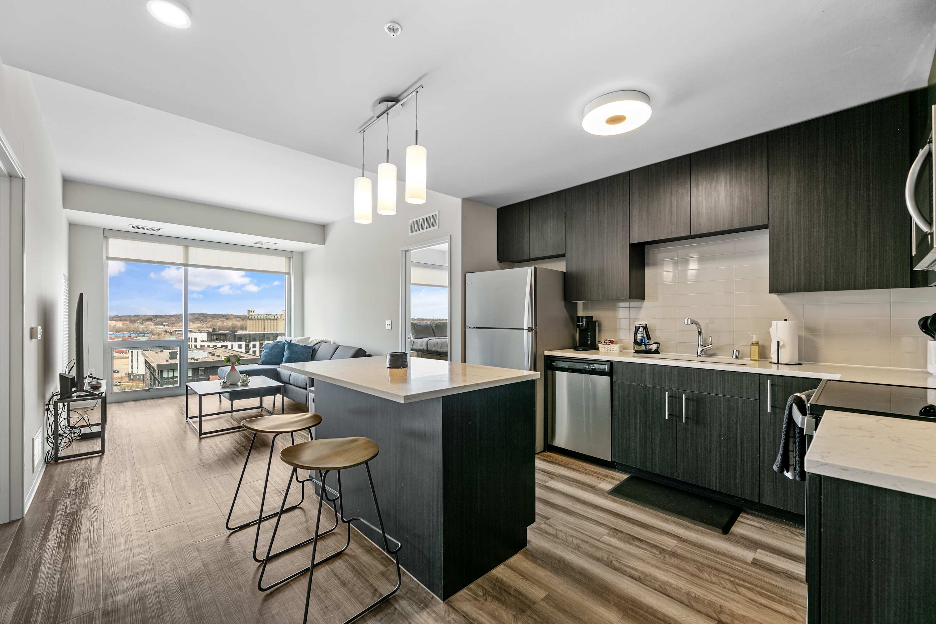 Stylish Interiors And City Views - Exquisite Urban Escape - Minneapolis
