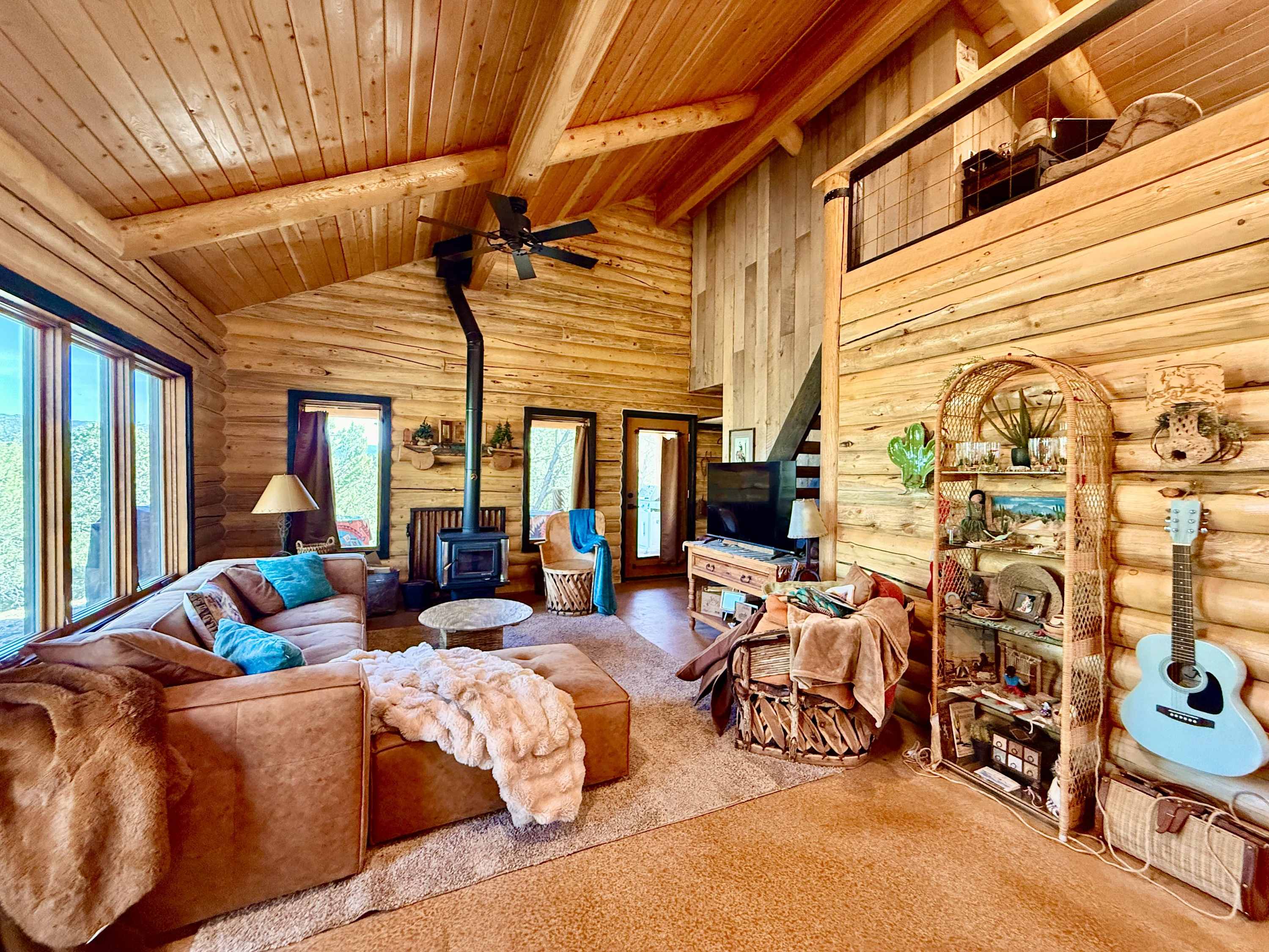Mountain Retreat with private hot tub! Less than 30 minutes to Zion National Park! — Orderville, UT — vacation rental