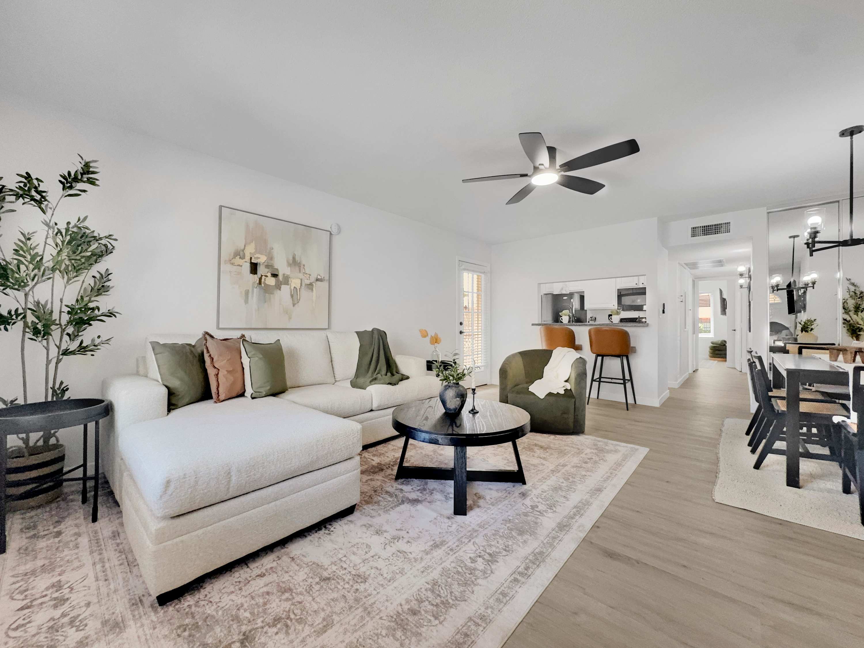 Luxe 2br Condo Next To Pool, Trails & Mountain - Phoenix, AZ