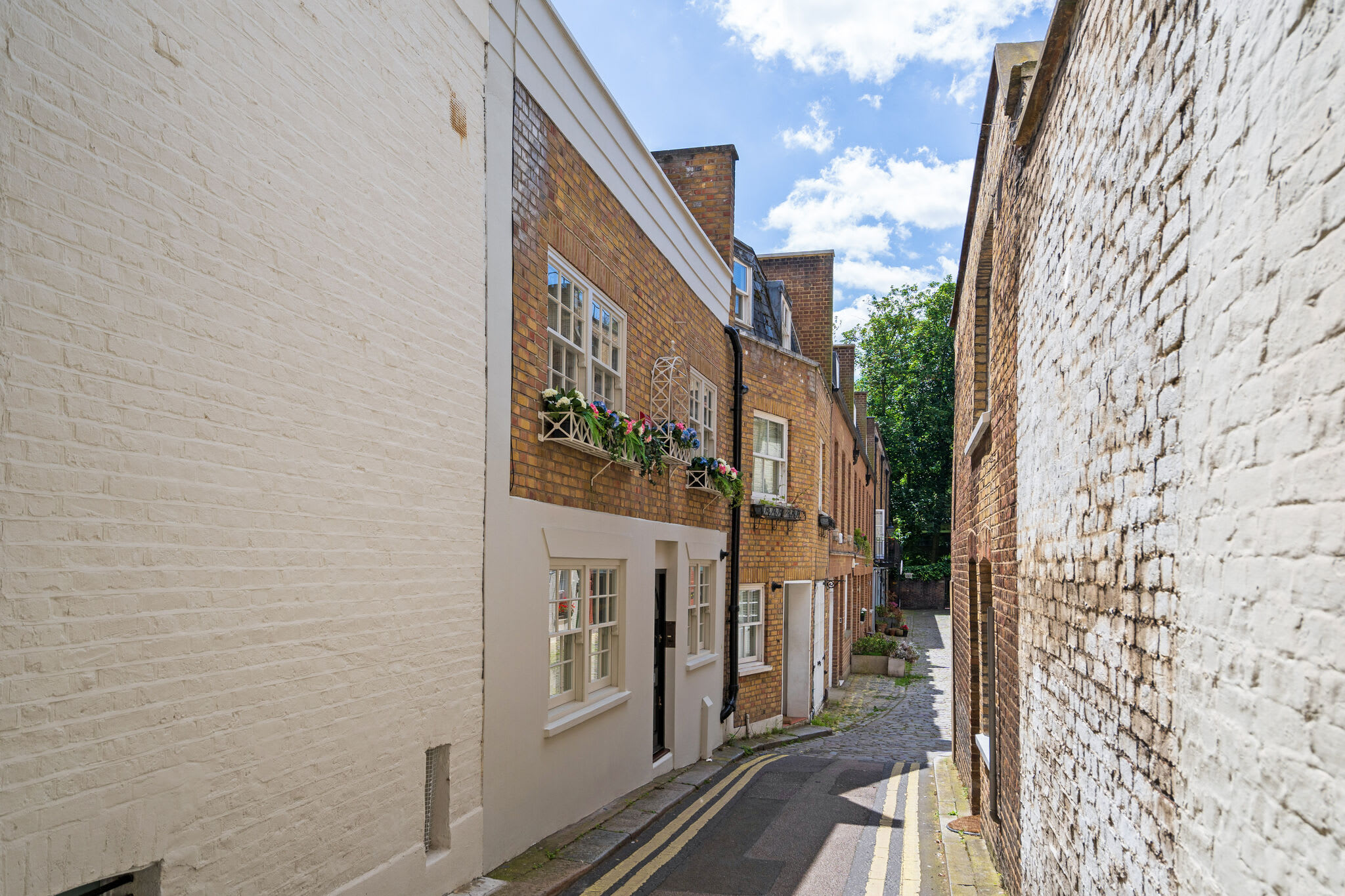 3 Bedroom Mews House - Marble Arch in 1A Frederick Close W2 2HD - Property image 38 - VivreStays