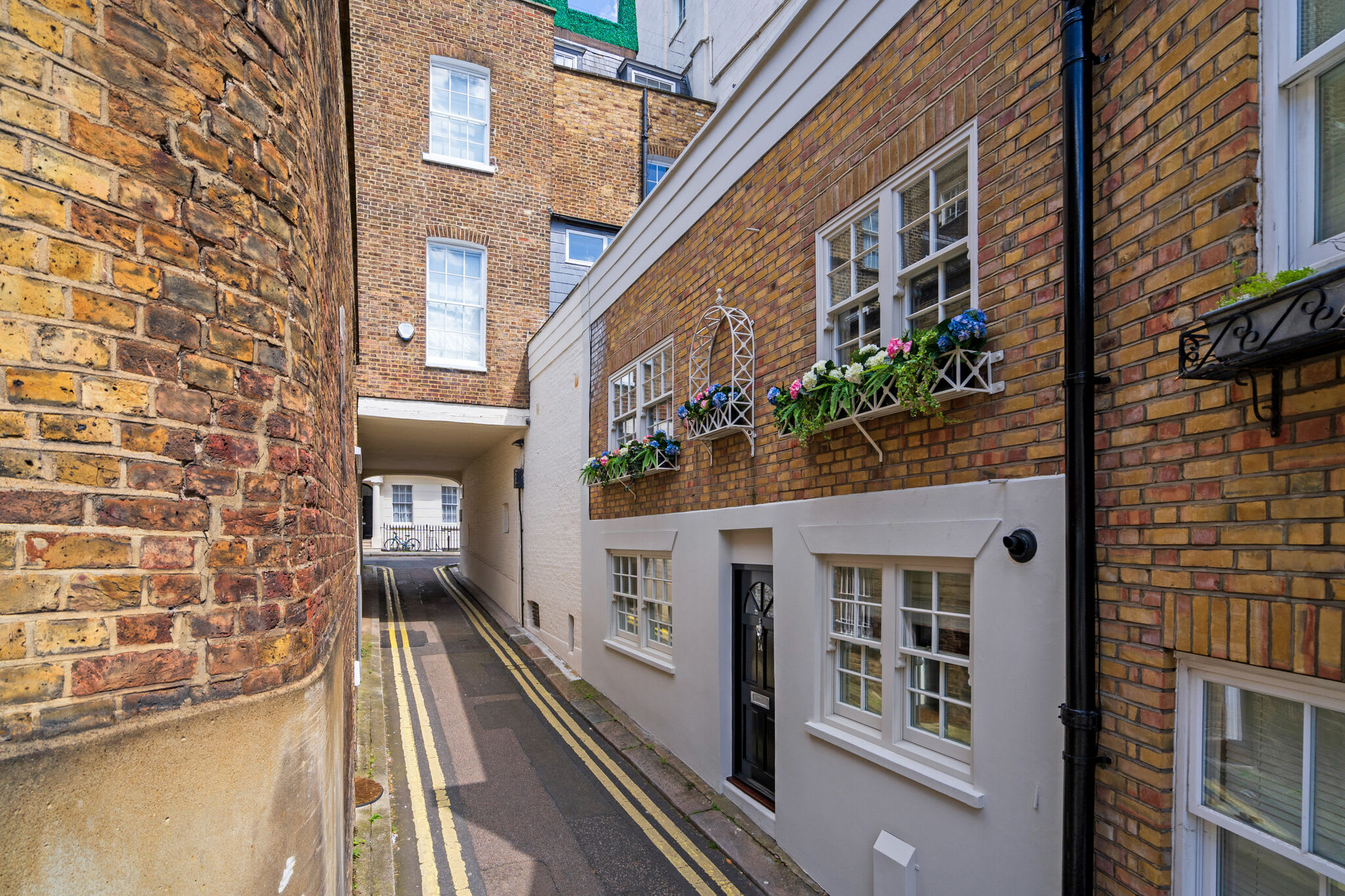 3 Bedroom Mews House - Marble Arch in 1A Frederick Close W2 2HD - Property image 37 - VivreStays