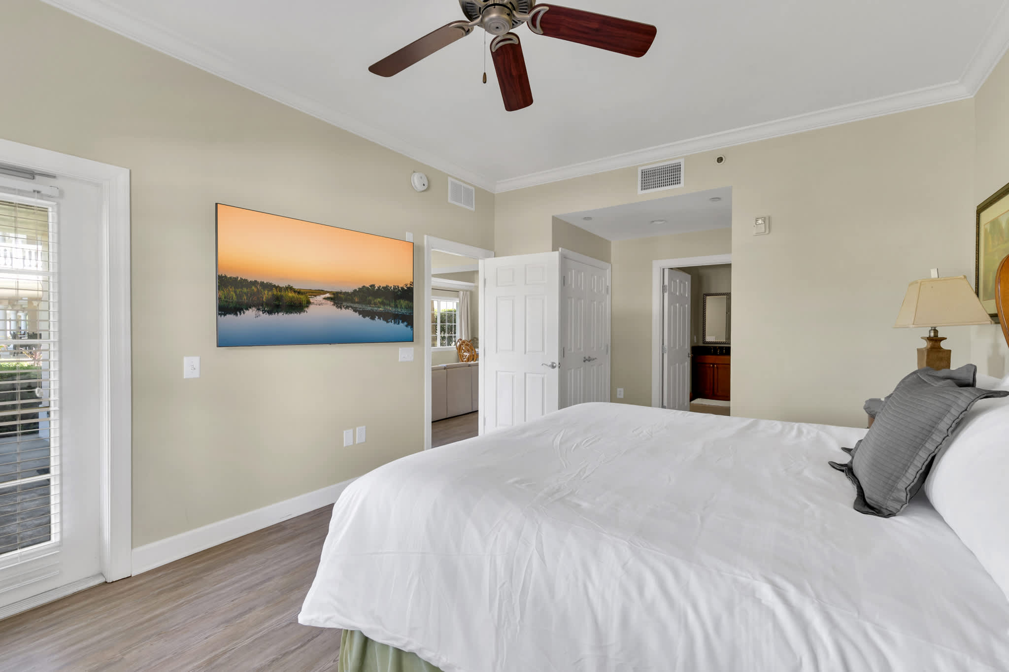 Golf Course, Pool, Covered Patio! 6MI to Disney