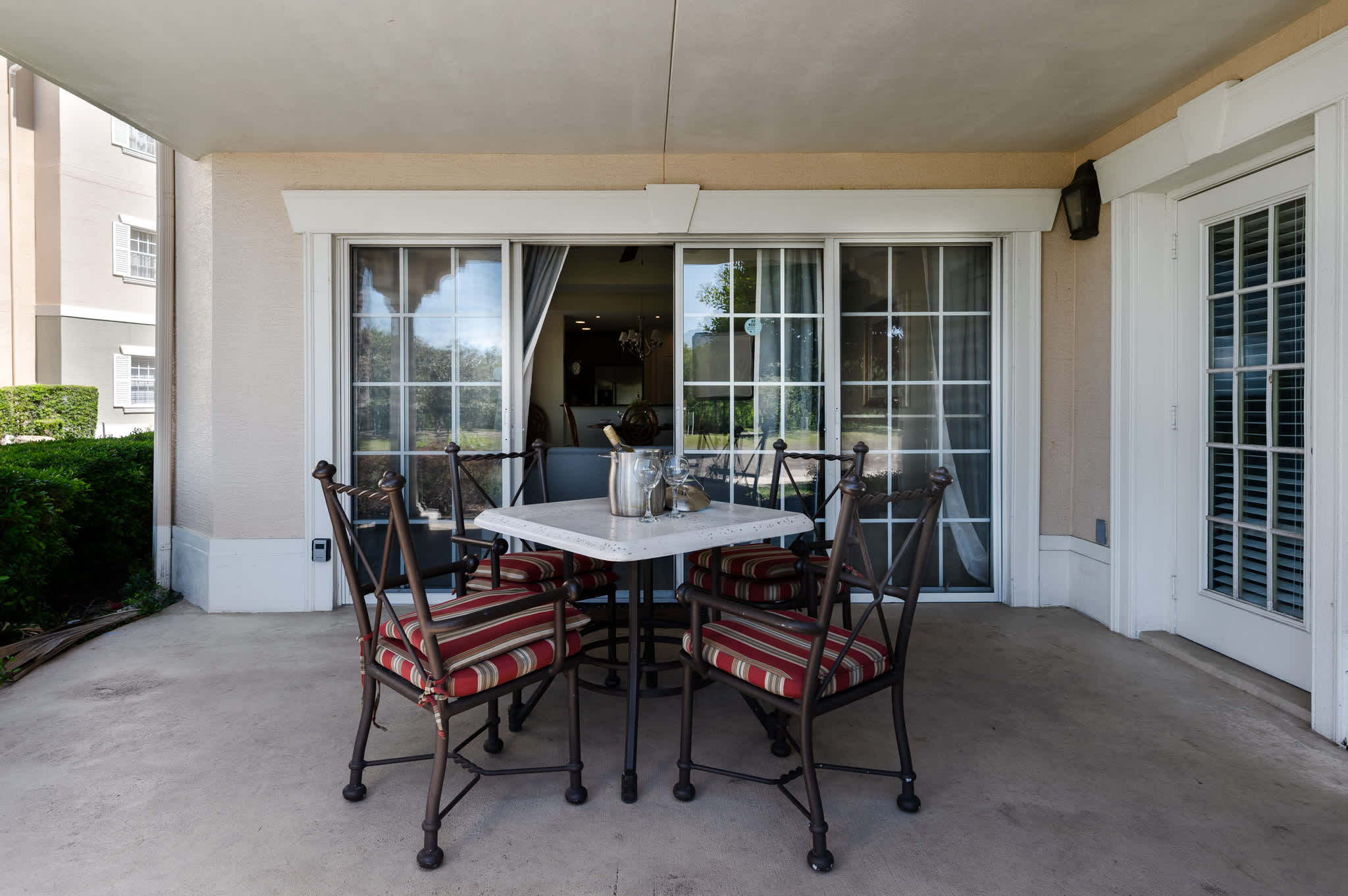 Golf Course, Pool, Covered Patio! 6MI to Disney