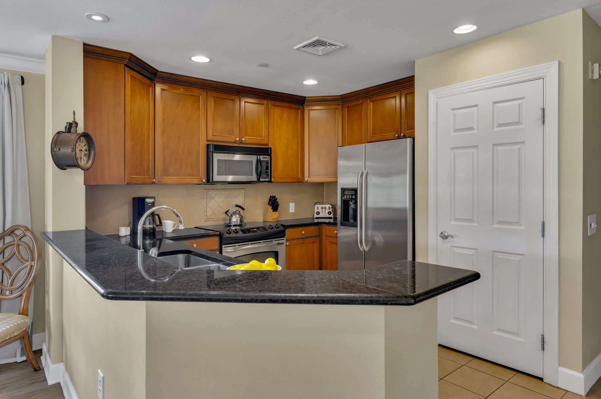 Golf Course, Pool, Covered Patio! 6MI to Disney