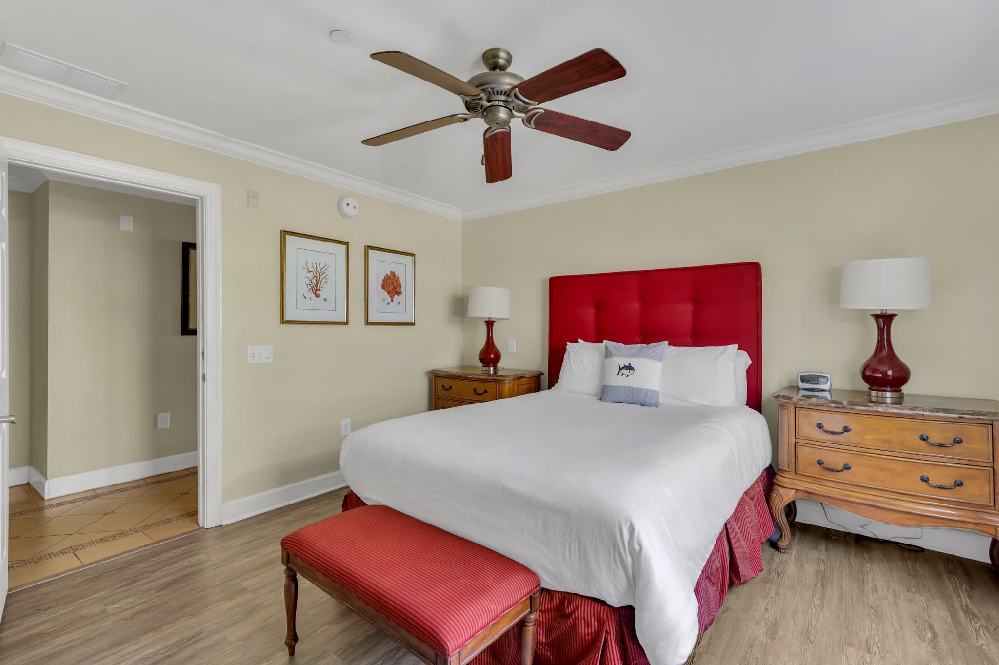 Golf Course, Pool, Covered Patio! 6MI to Disney