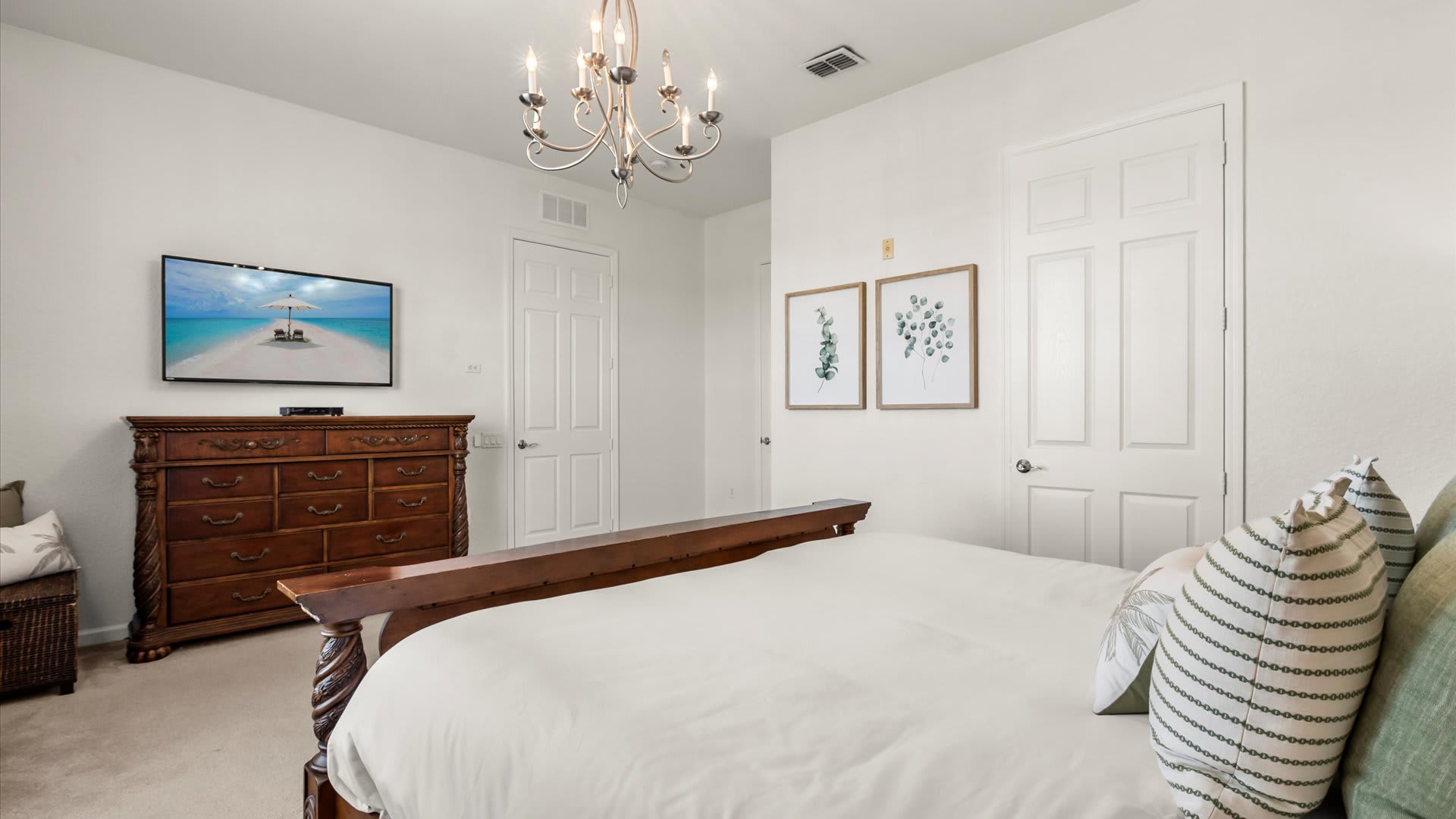 Master Bedroom with King Size Bed and Smart TV 