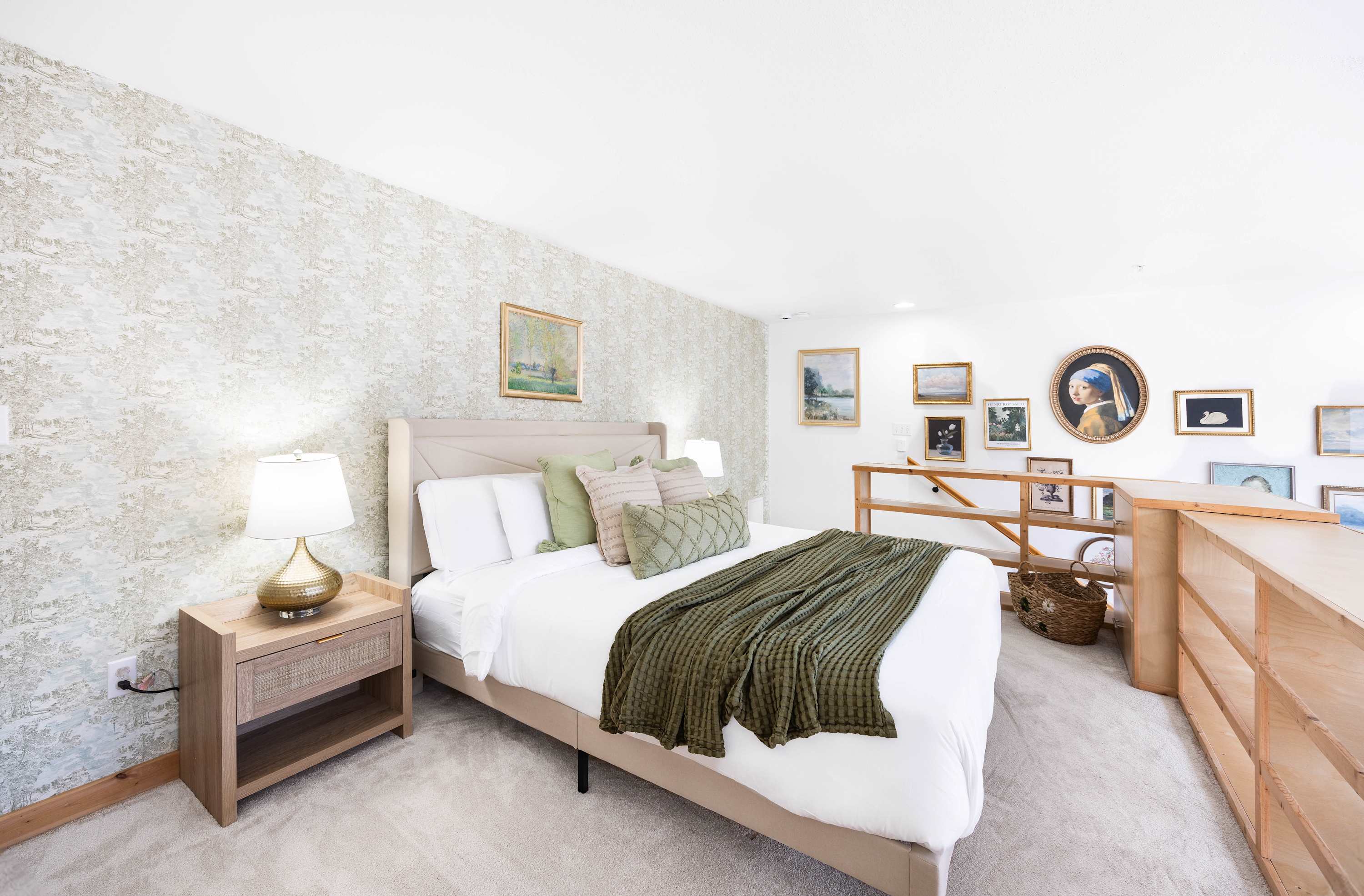 Historic DT Loft w/ 16ft Ceilings, Garage &97 WS!