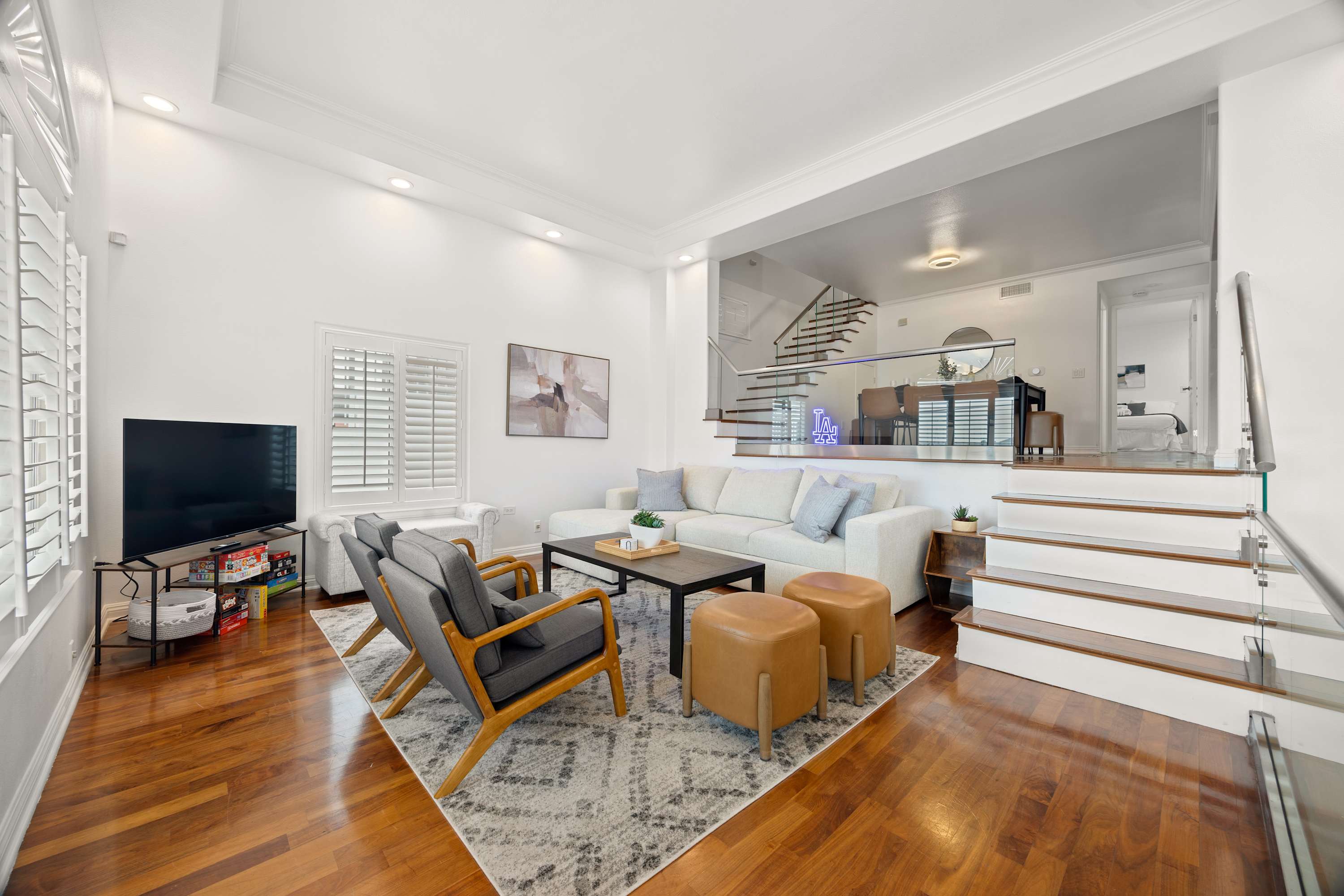 New Listing! Dodger Clubhouse by Colby & Conrad - Picture 1