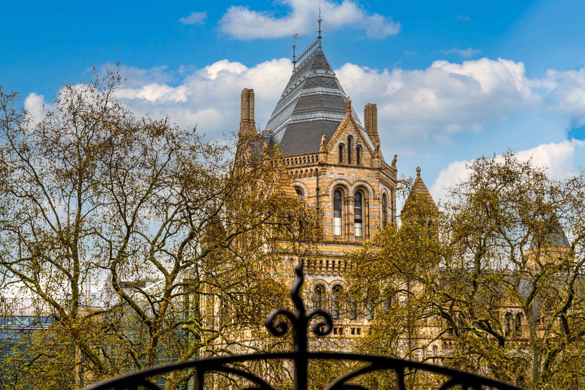2B Apartment next to Natural History Museum in Cromwell Road SW7 2ED - Property image 4 - VivreStays