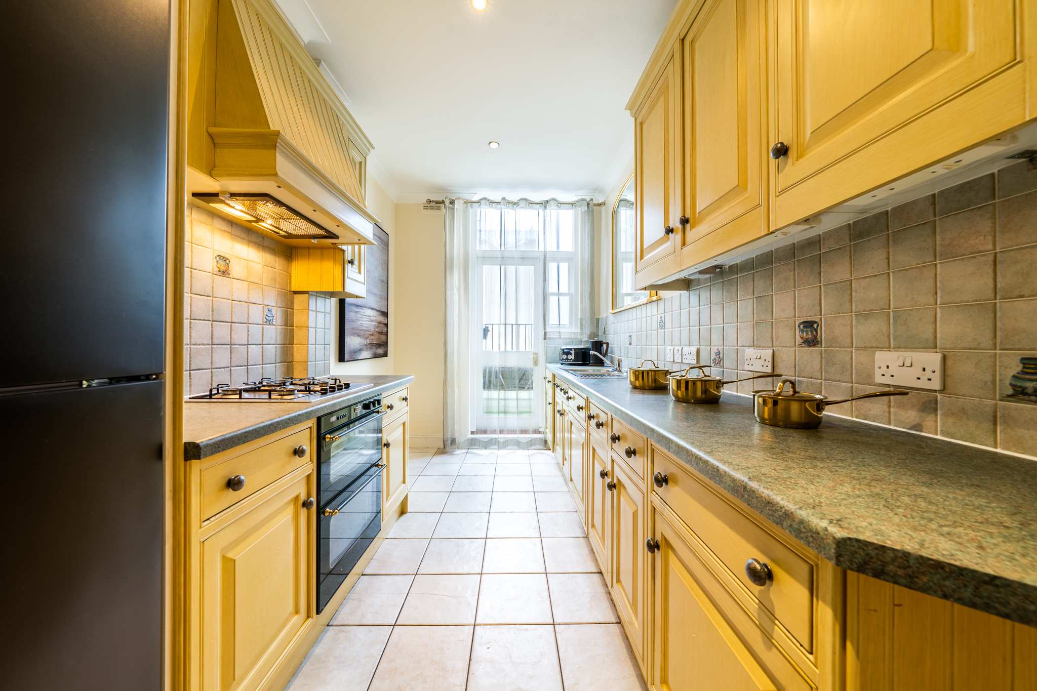 2B Apartment next to Natural History Museum in Cromwell Road SW7 2ED - Property image 5 - VivreStays