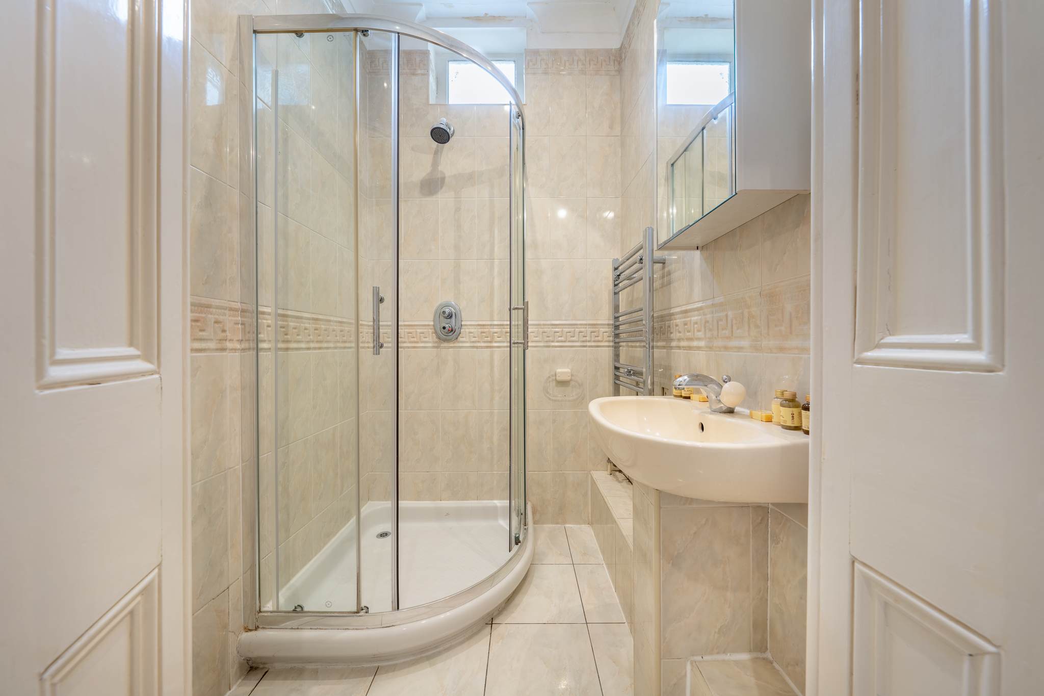 2B Apartment next to Natural History Museum in Cromwell Road SW7 2ED - Property image 7 - VivreStays