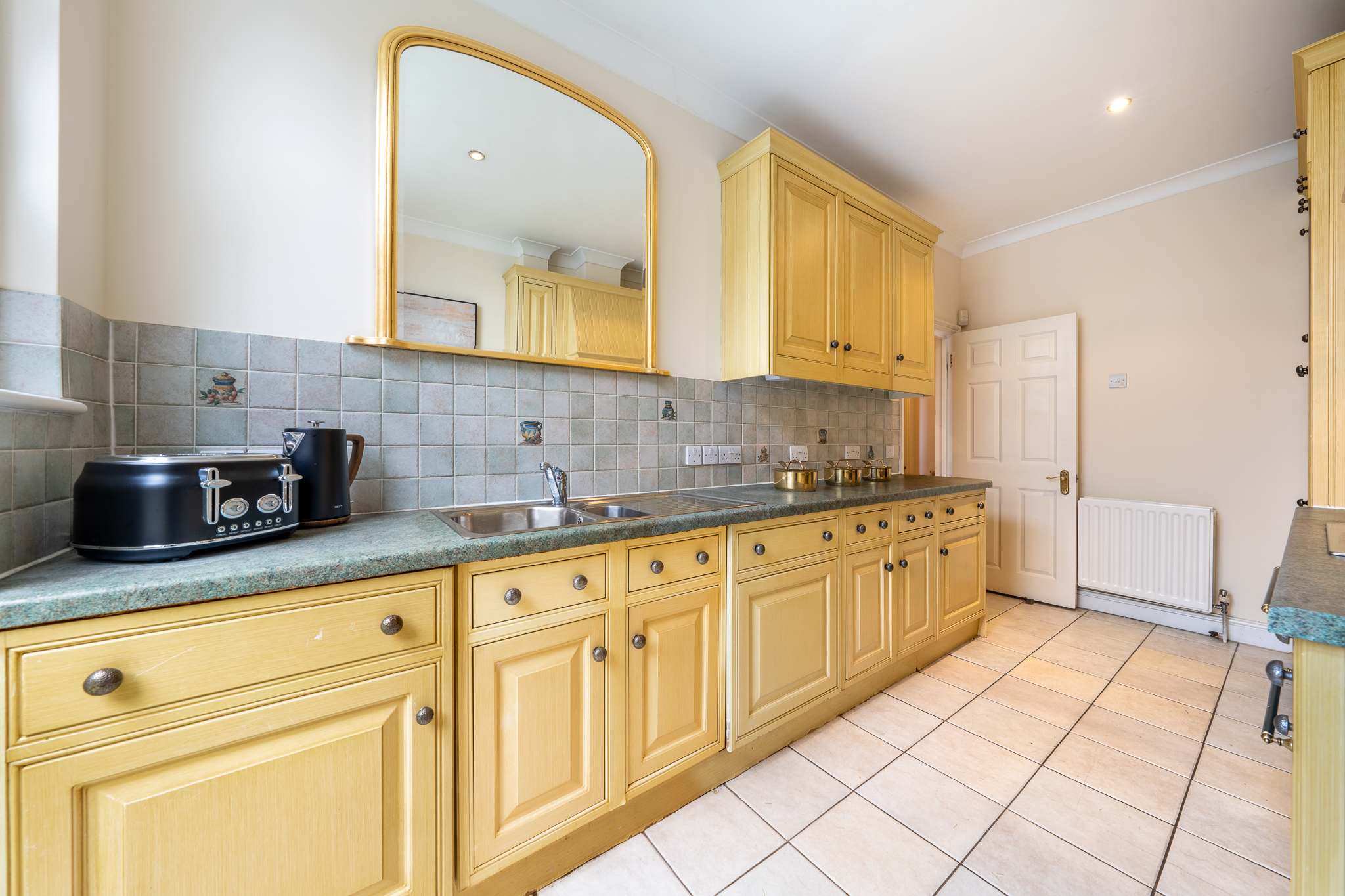 2B Apartment next to Natural History Museum in Cromwell Road SW7 2ED - Property image 8 - VivreStays