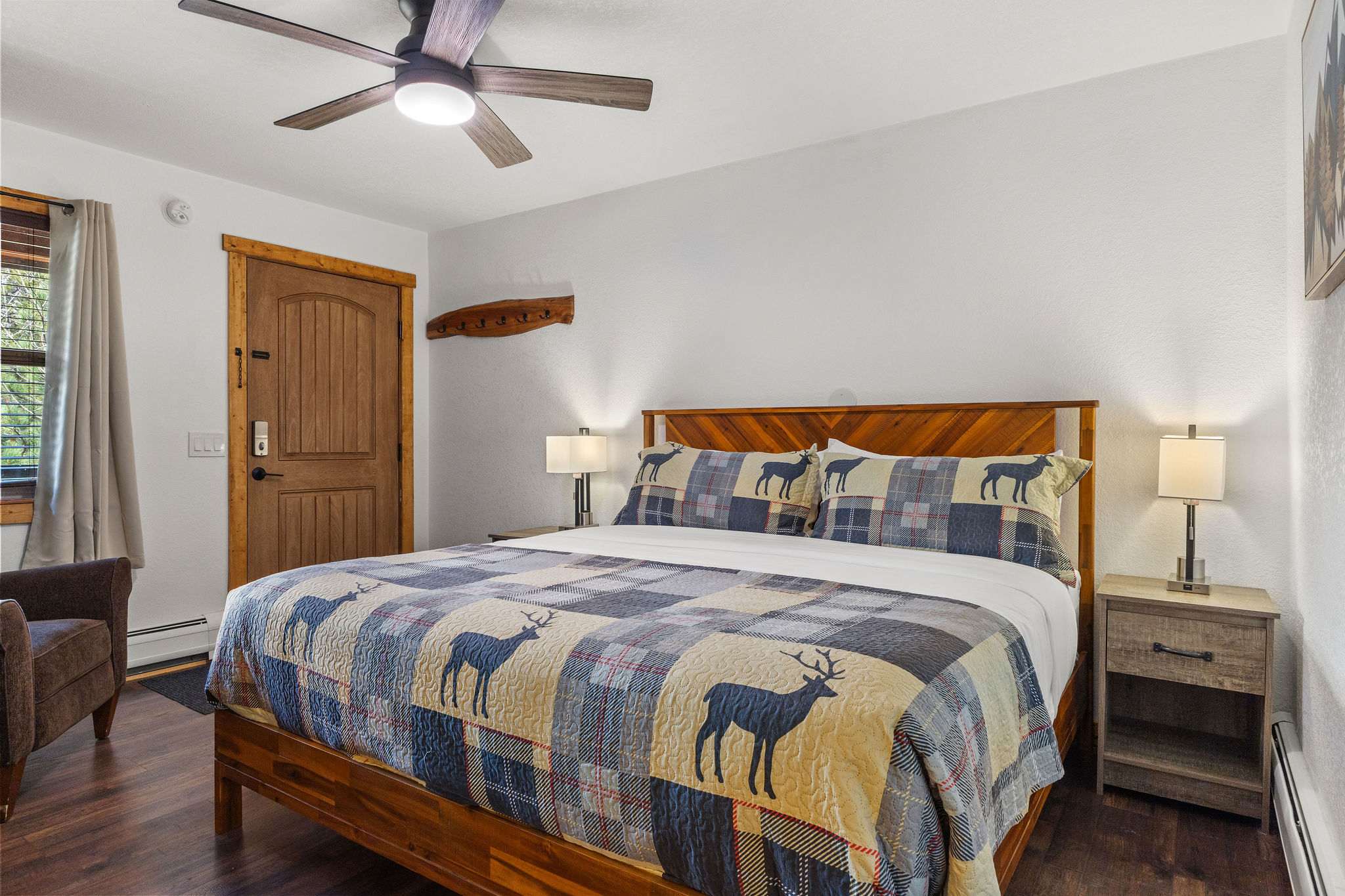 Cabin 19- King Studio! Gorgeous Views! Hotel Style - Estes Park, CO